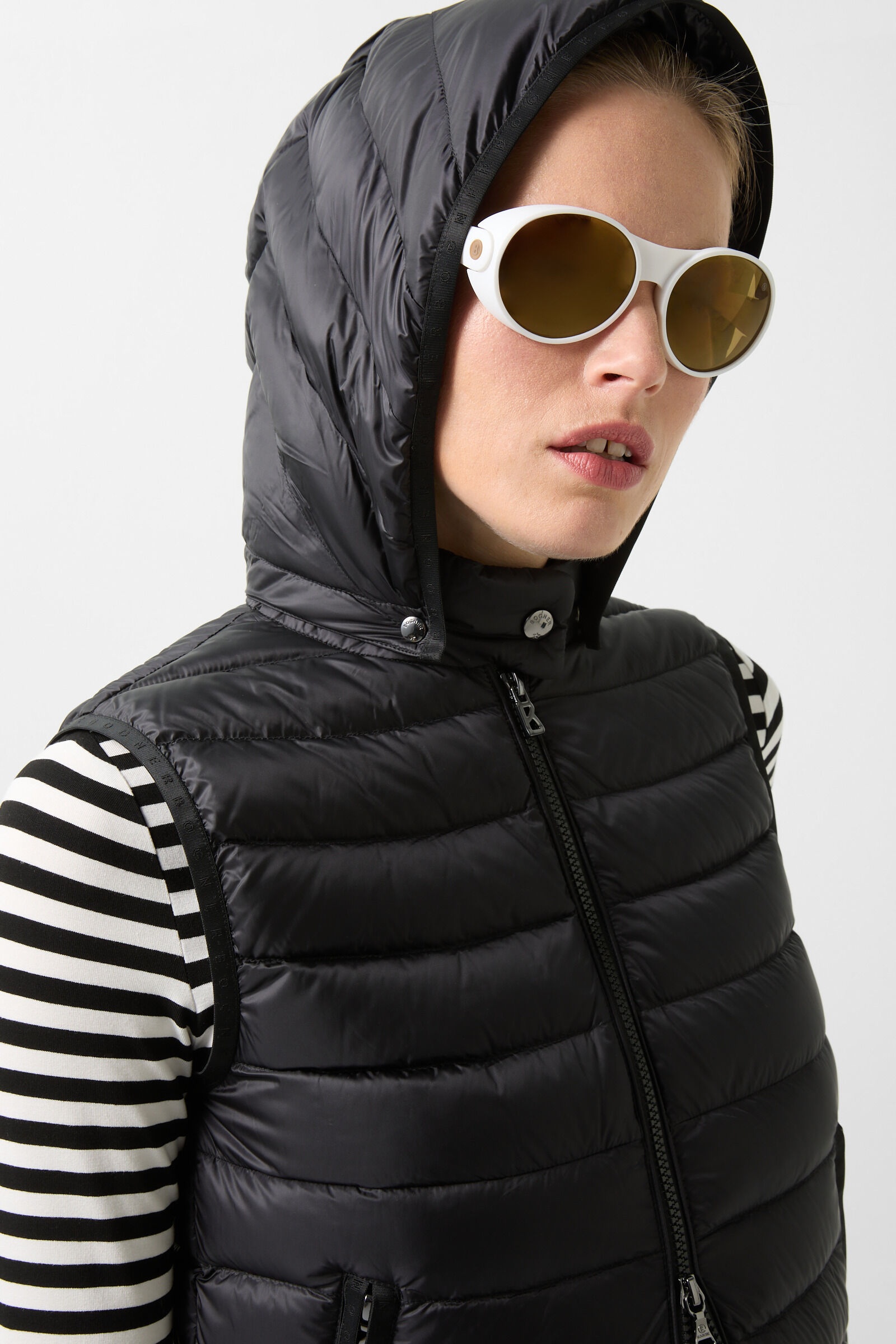 Tayra Lightweight down vest in Black - 5