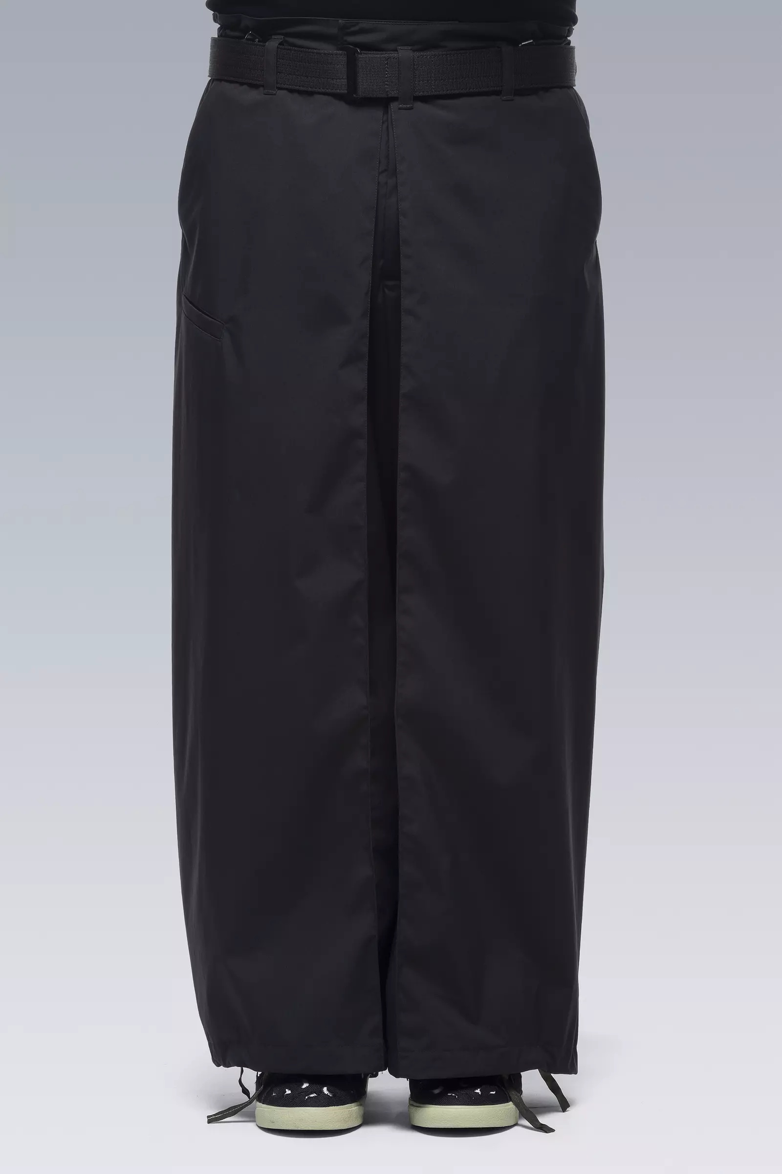 P54-E Encapsulated Nylon Pleated Trouser Black - 13