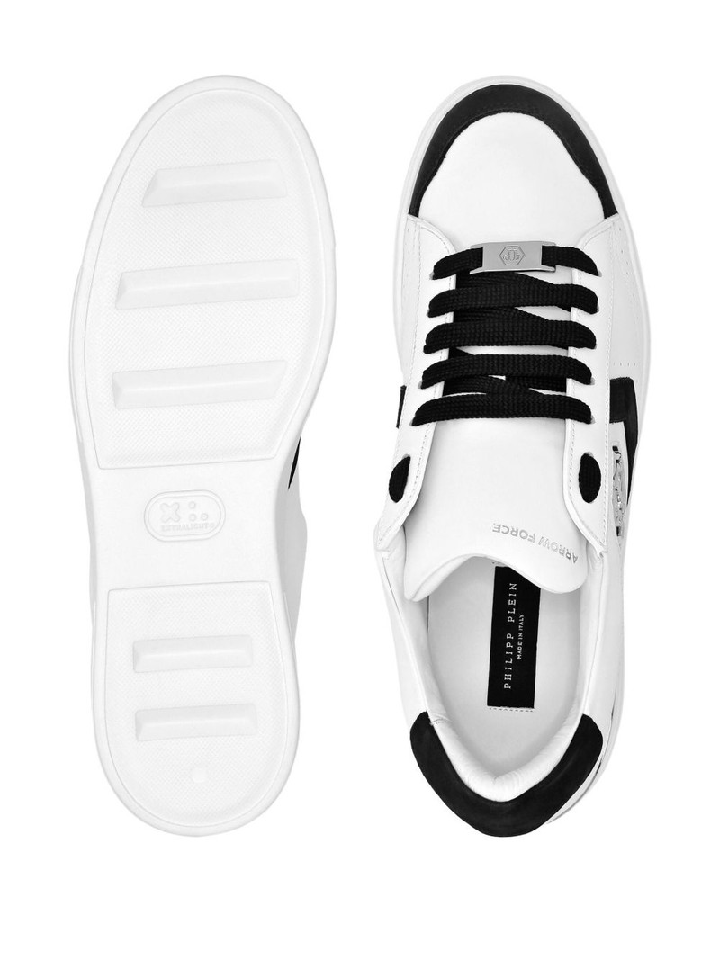 Low Top sneakers 3