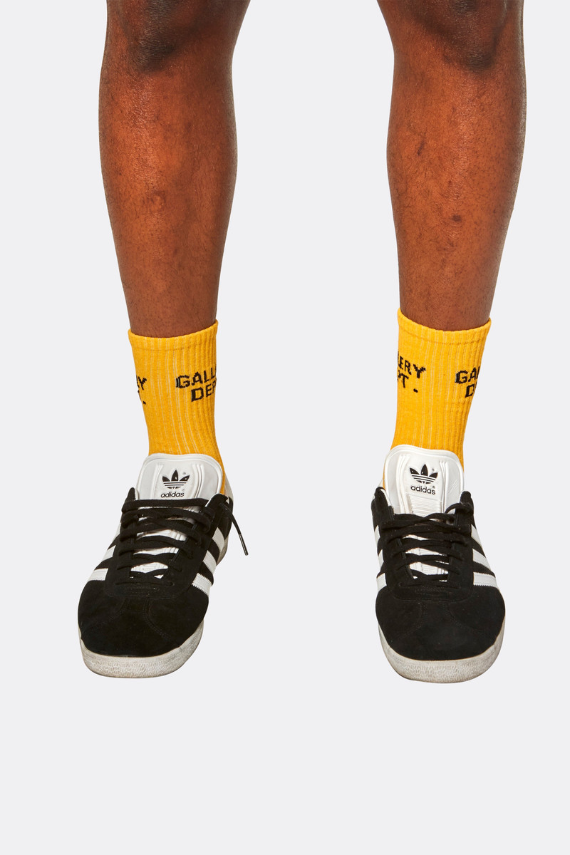 CLEAN YELLOW SOCKS 3