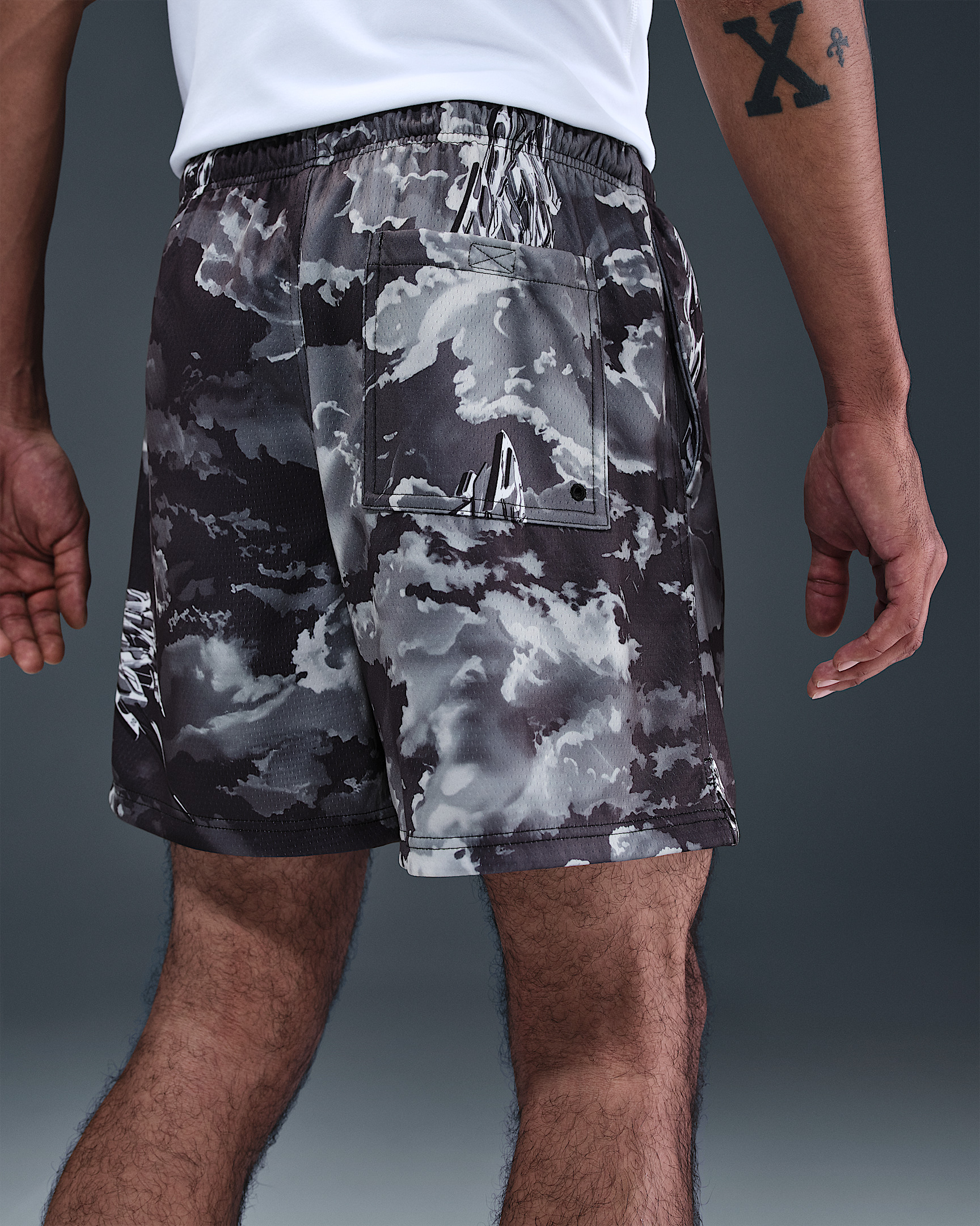 Nike Sportswear Club Men's Mesh Flow Shorts - 3