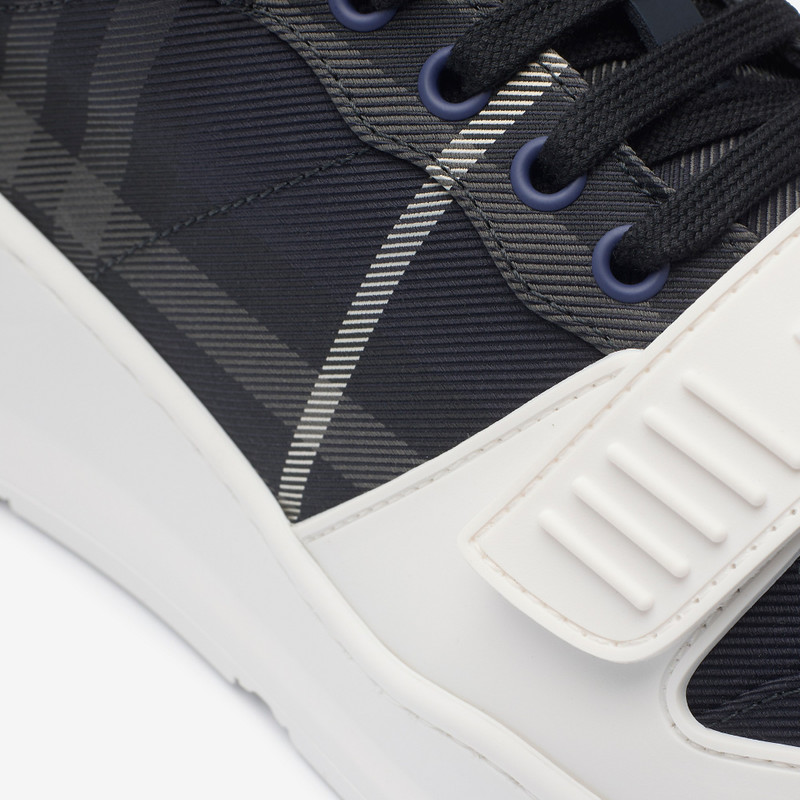 Check Sneakers 6