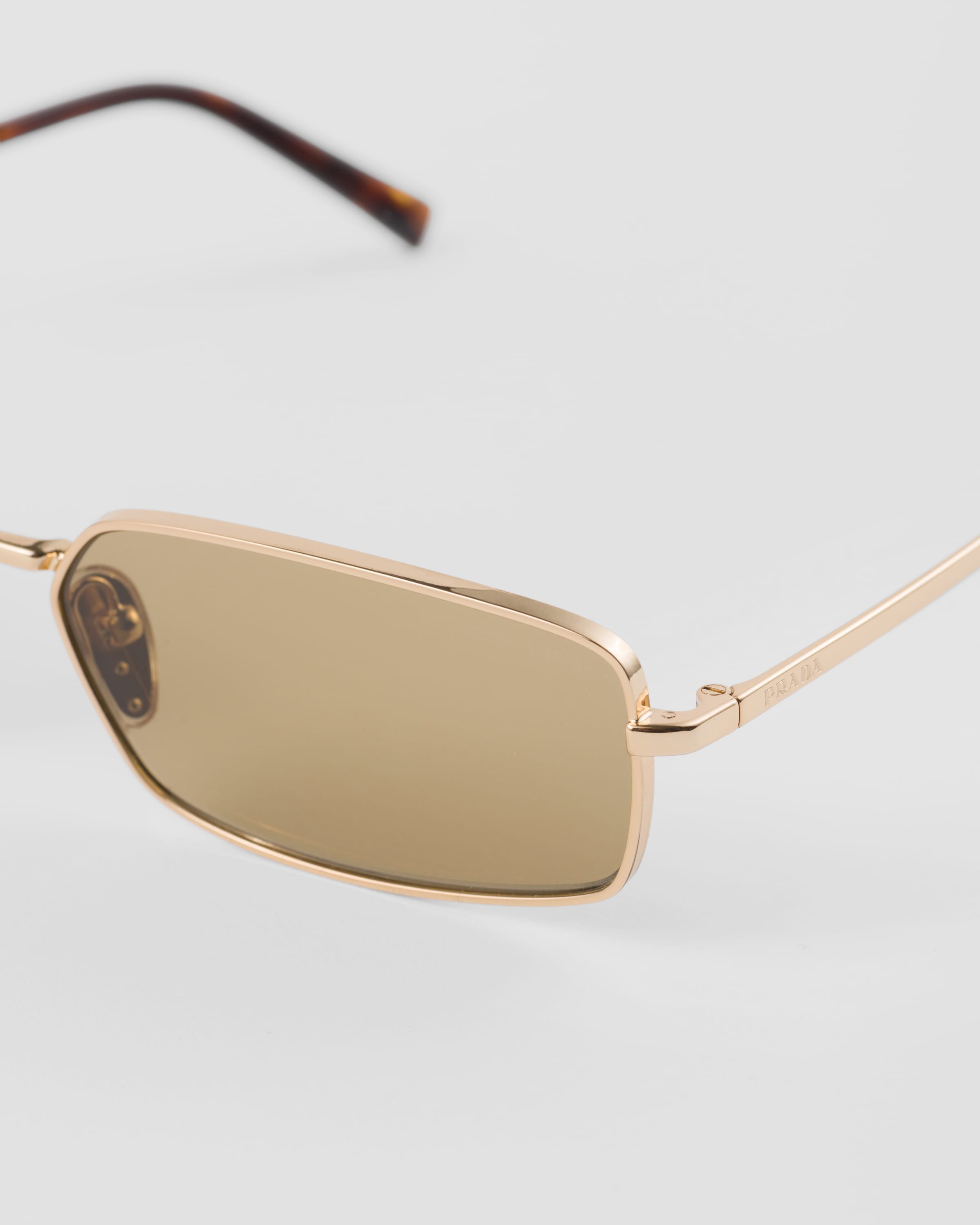 Sunglasses with the Prada logo - 5