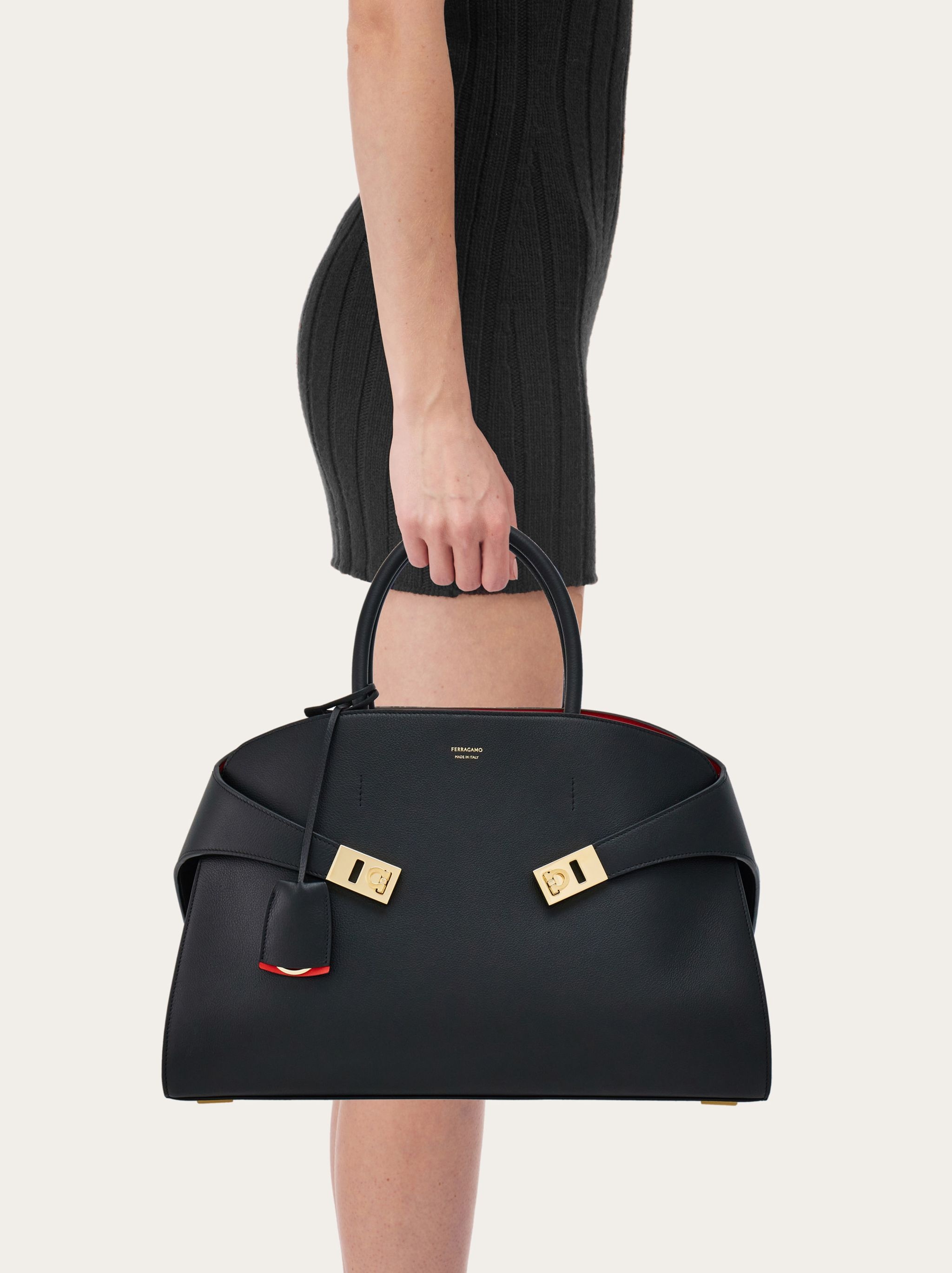Hug handbag (M) - 2