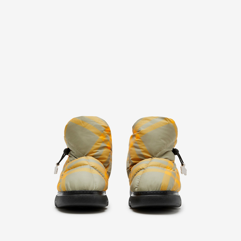 Check Pillow Boots 3
