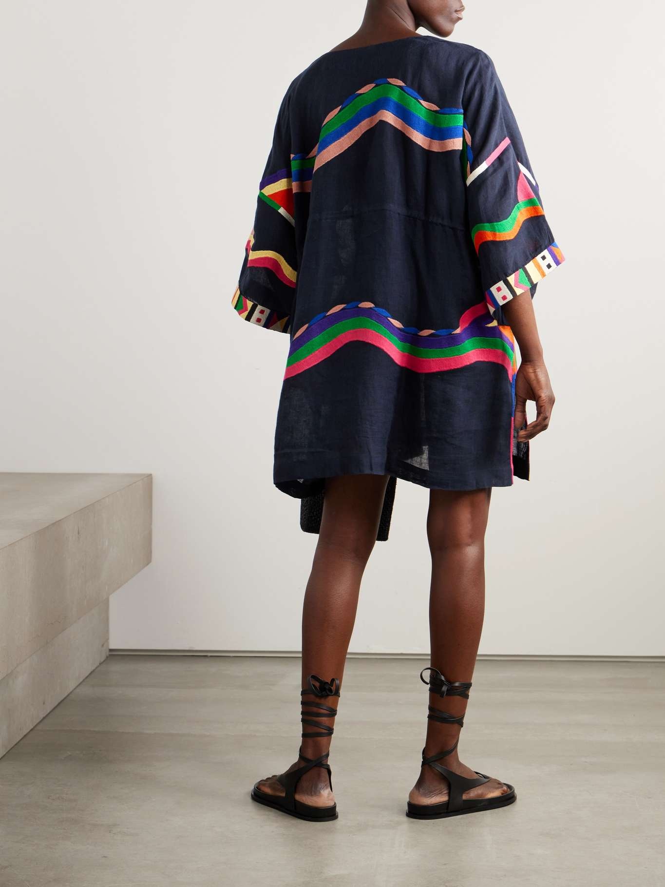 Solar embroidered linen kaftan - 3
