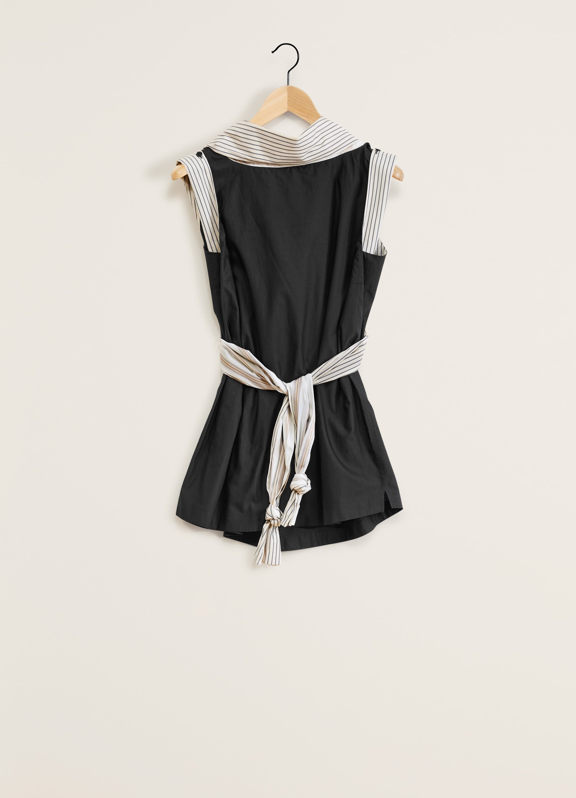 SLEEVELESS KNOTTED TOP - 1