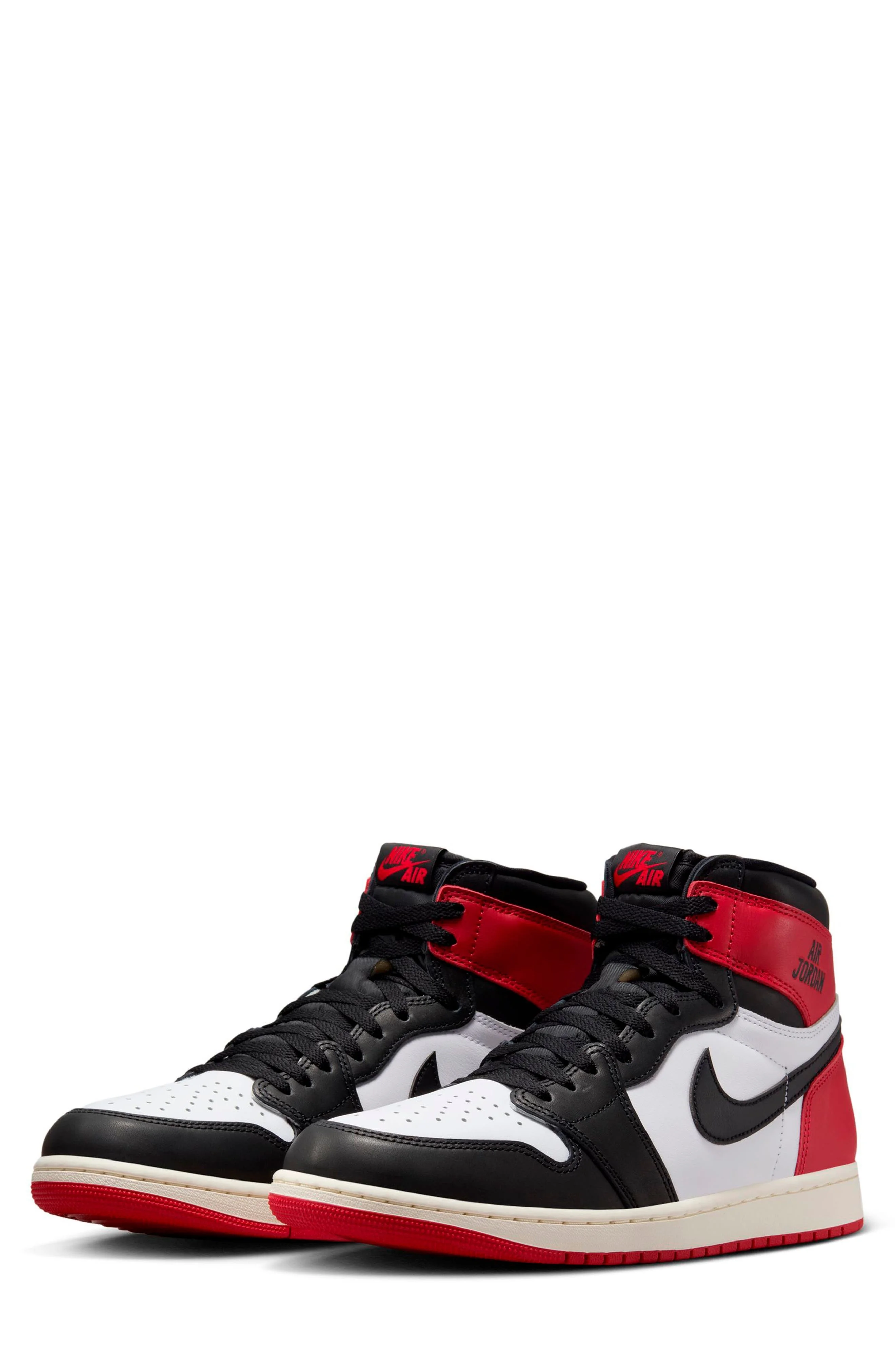 Air Jordan 1 Retro High Top Basketball Sneaker in 106 White/black at Nordstrom - 1