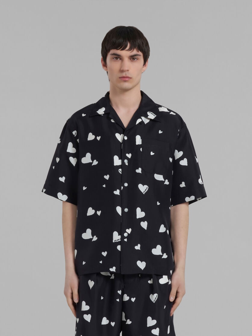 BLACK SILK SHIRT WITH BUNCH OF HEARTS PRINT - 2