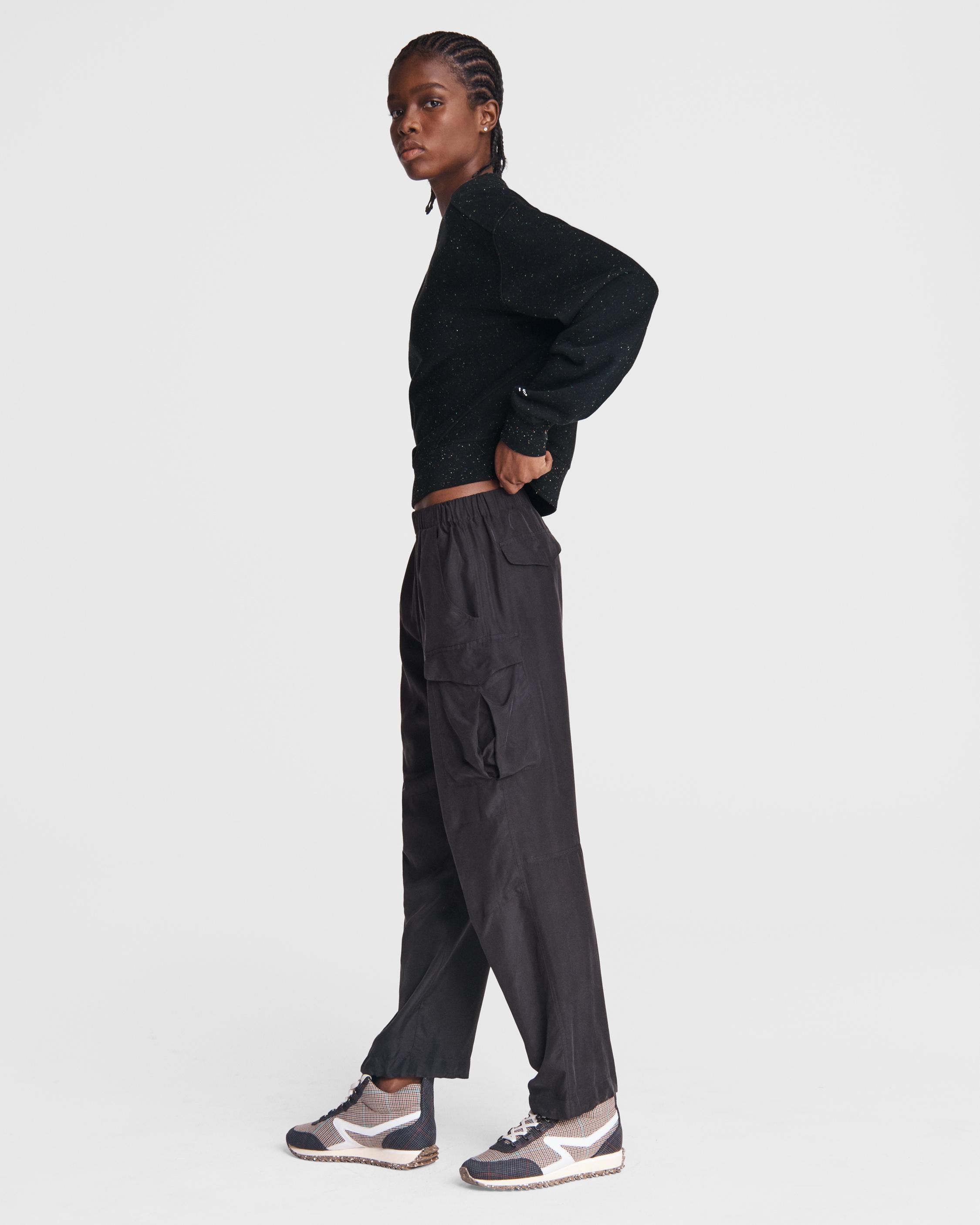City Terry Sweatshirt
Relaxed Fit Sweater - 4