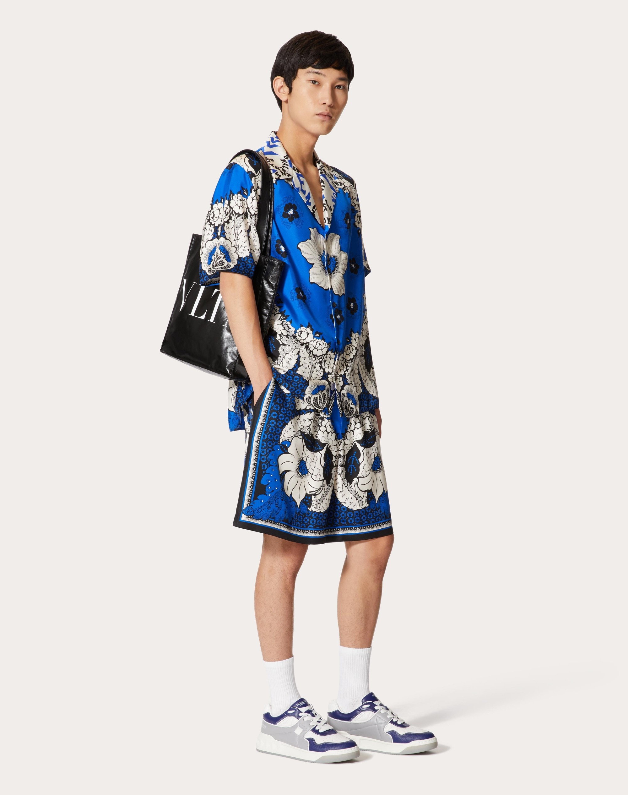 VLTN SOFT CALFSKIN SHOPPING BAG - 2