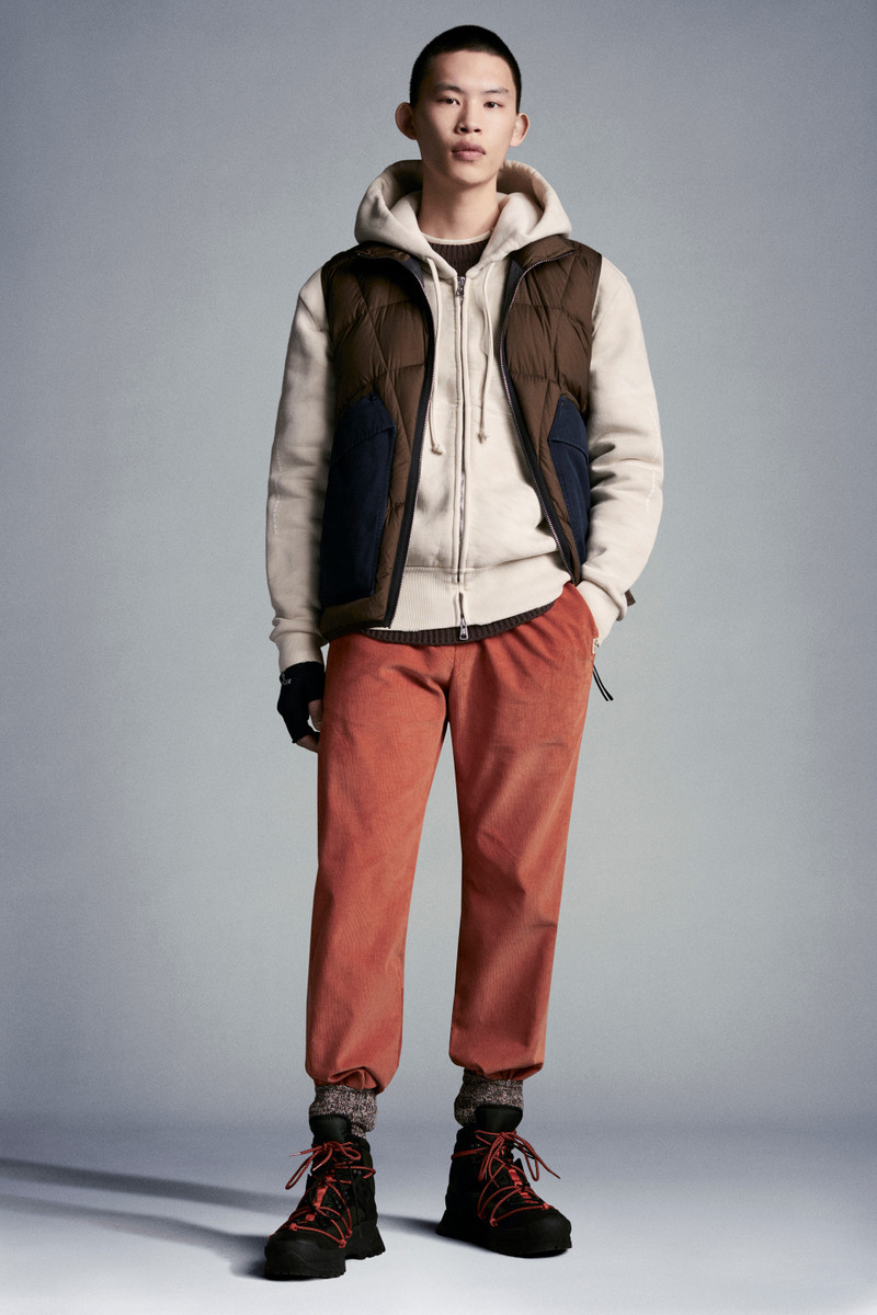 Moncler Zem Vest outlook