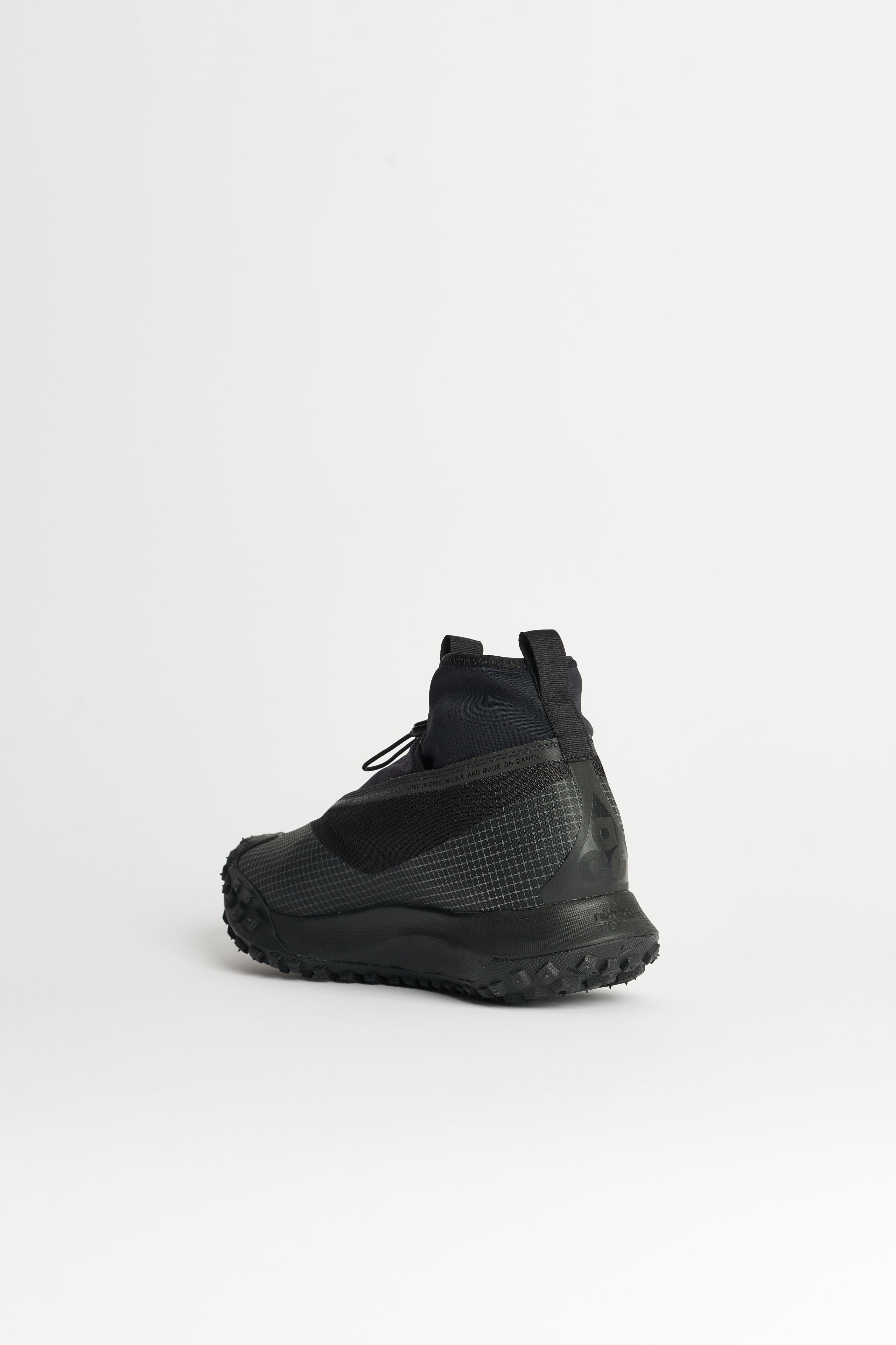 スニーカー Nike ACG Mountain Fly Gore-Tex Black and Dark Grey Nike ACG Mountain Fly Gore-Tex Men's Size 12 Black/Black