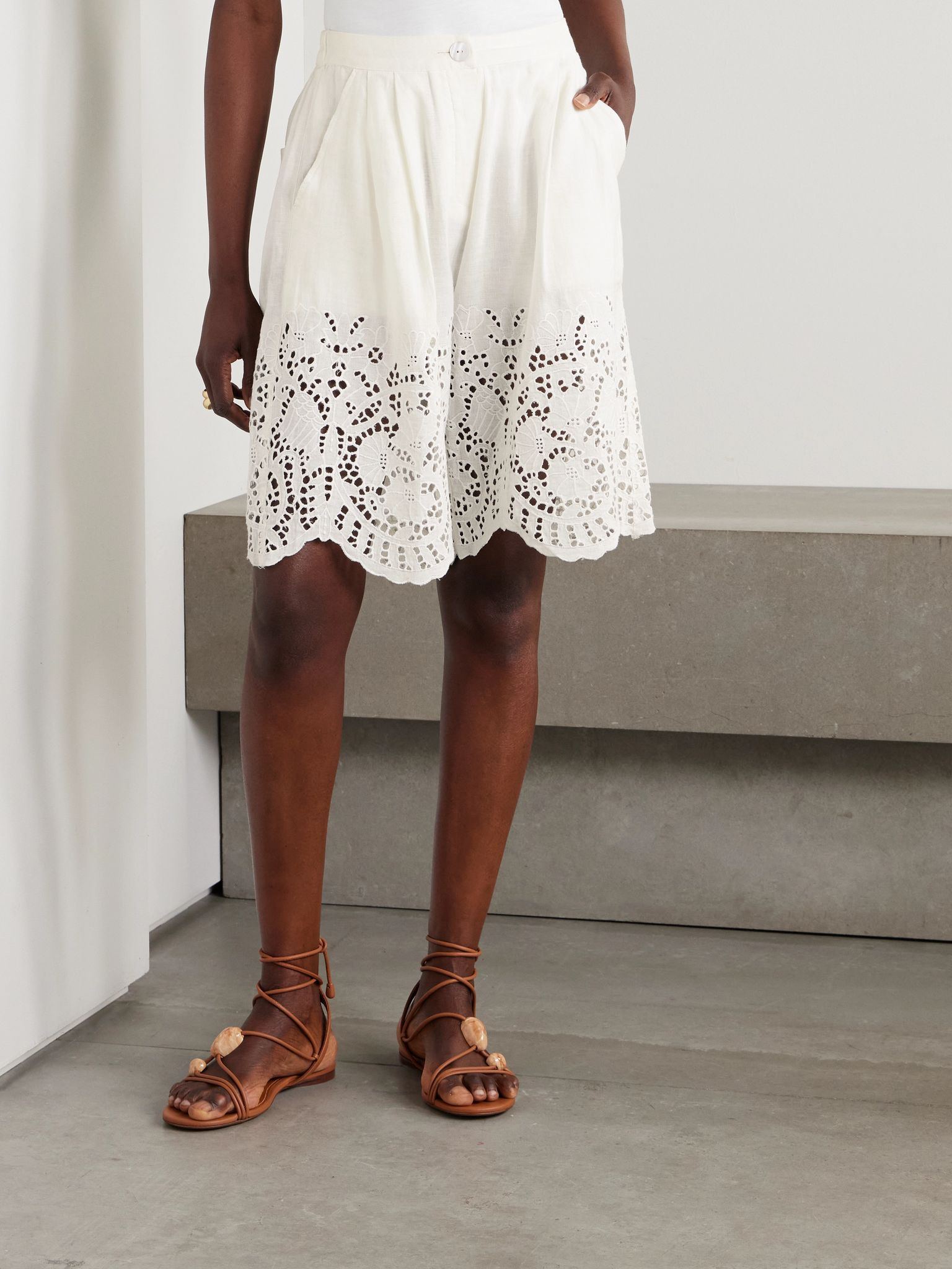 Scalloped pleated broderie anglaise linen and cotton-blend shorts Off-white - 3