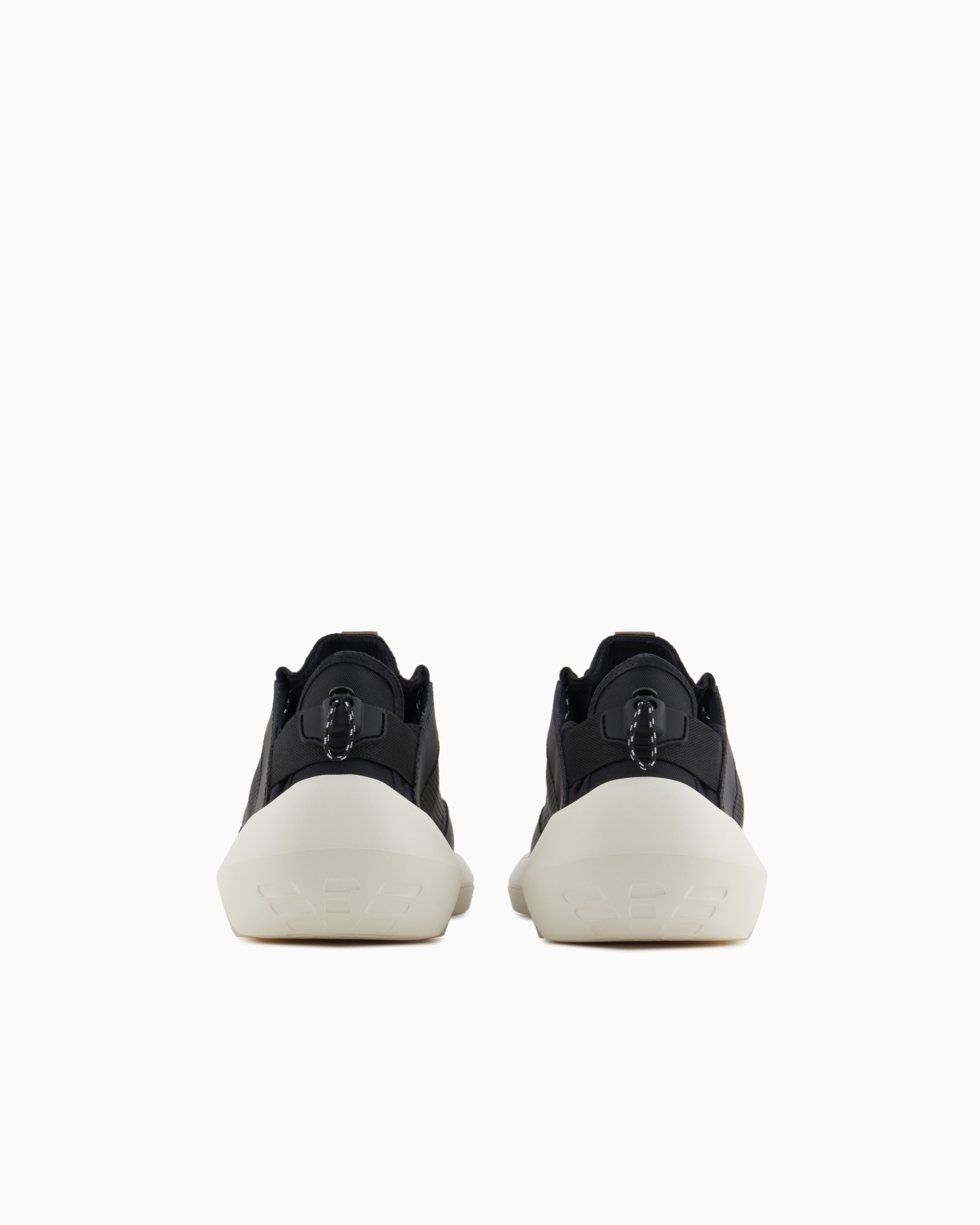 TRAVEL ESSENTIALS MESH SNEAKERS - 4