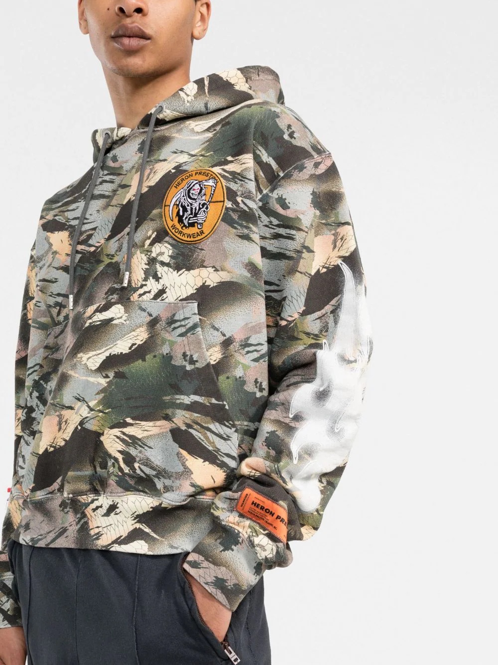 camouflage-print logo-patch hoodie - 3