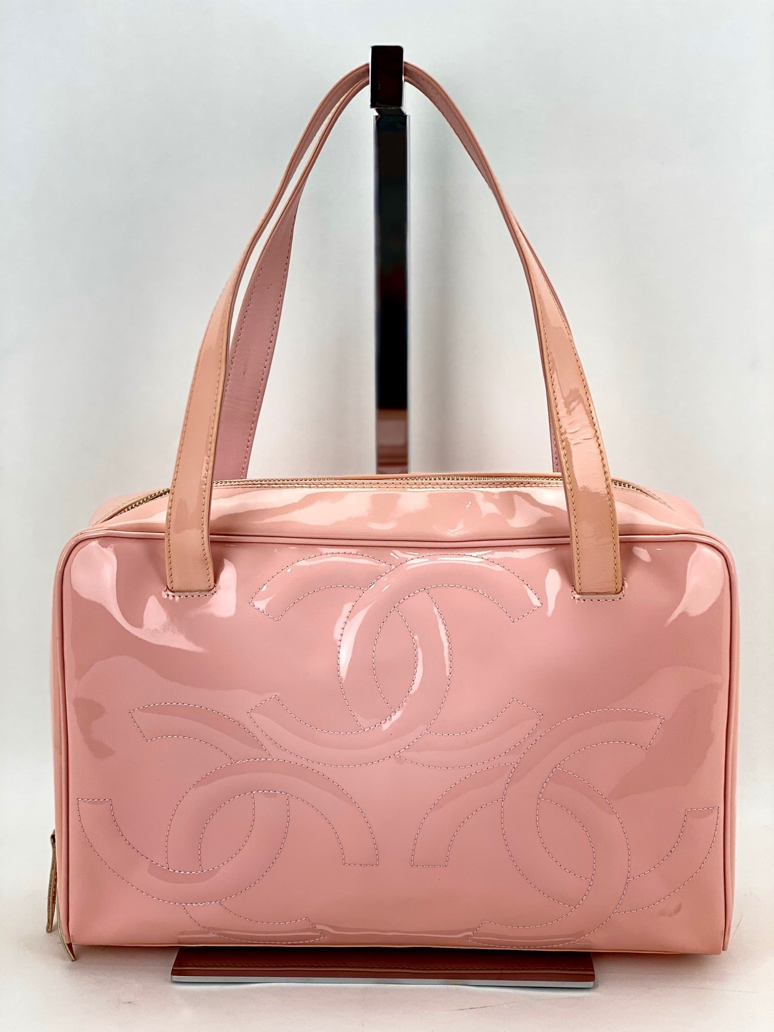 Serpenti Forever Pochette Shoulder Bag In Pink