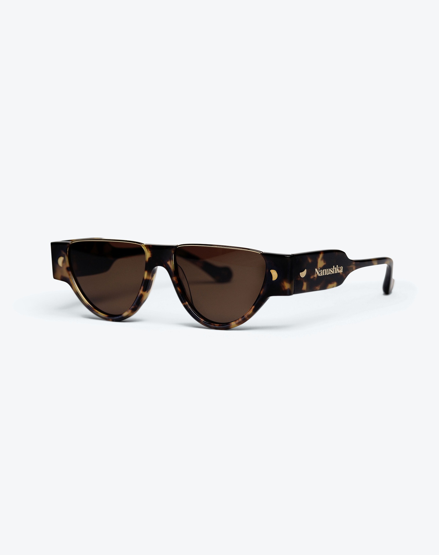 DAYLIN - Bio-plastic triangular sunglasses - Dark Amber - 1