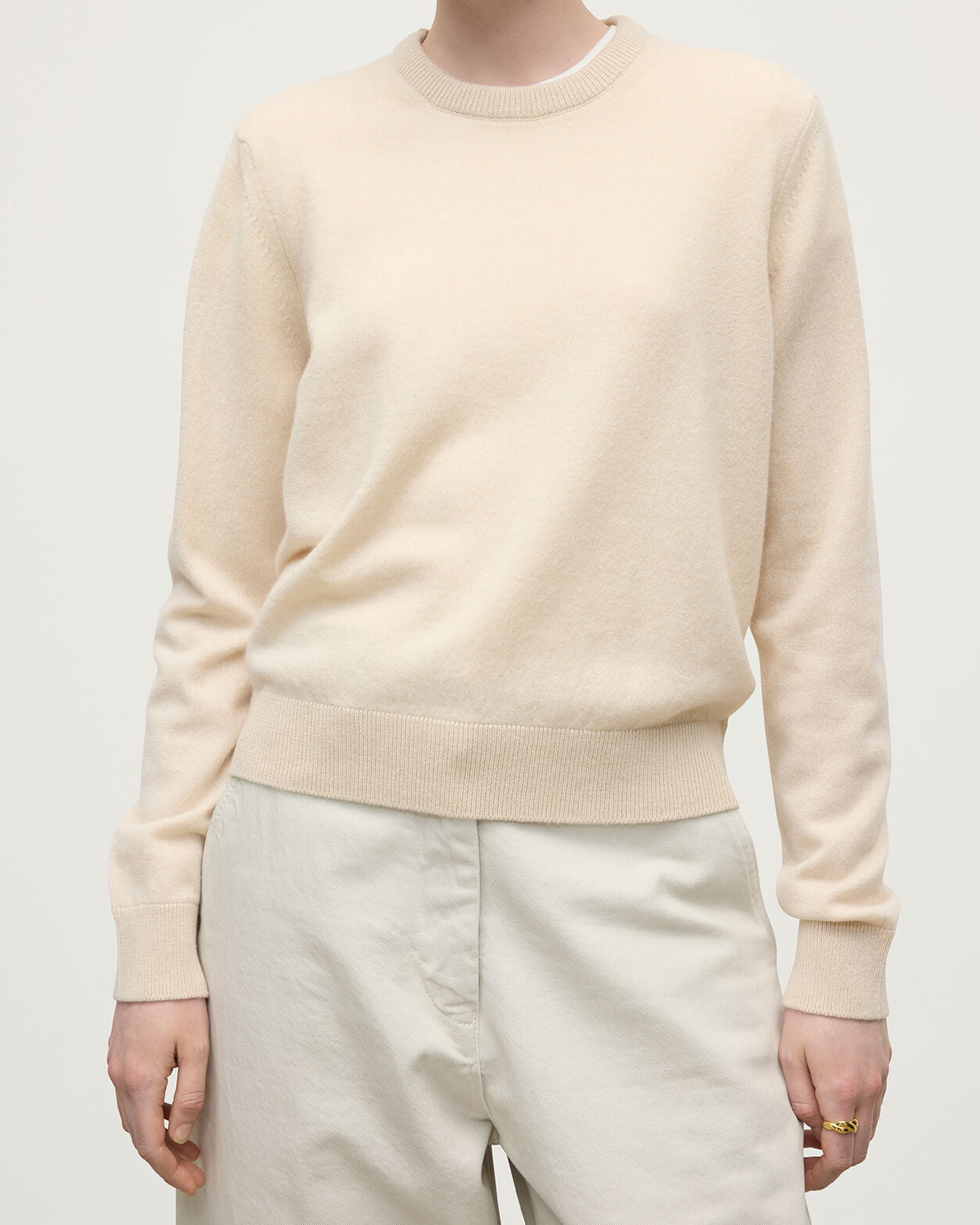 Classic Cashmere Cream Round Neck Jumper - 5