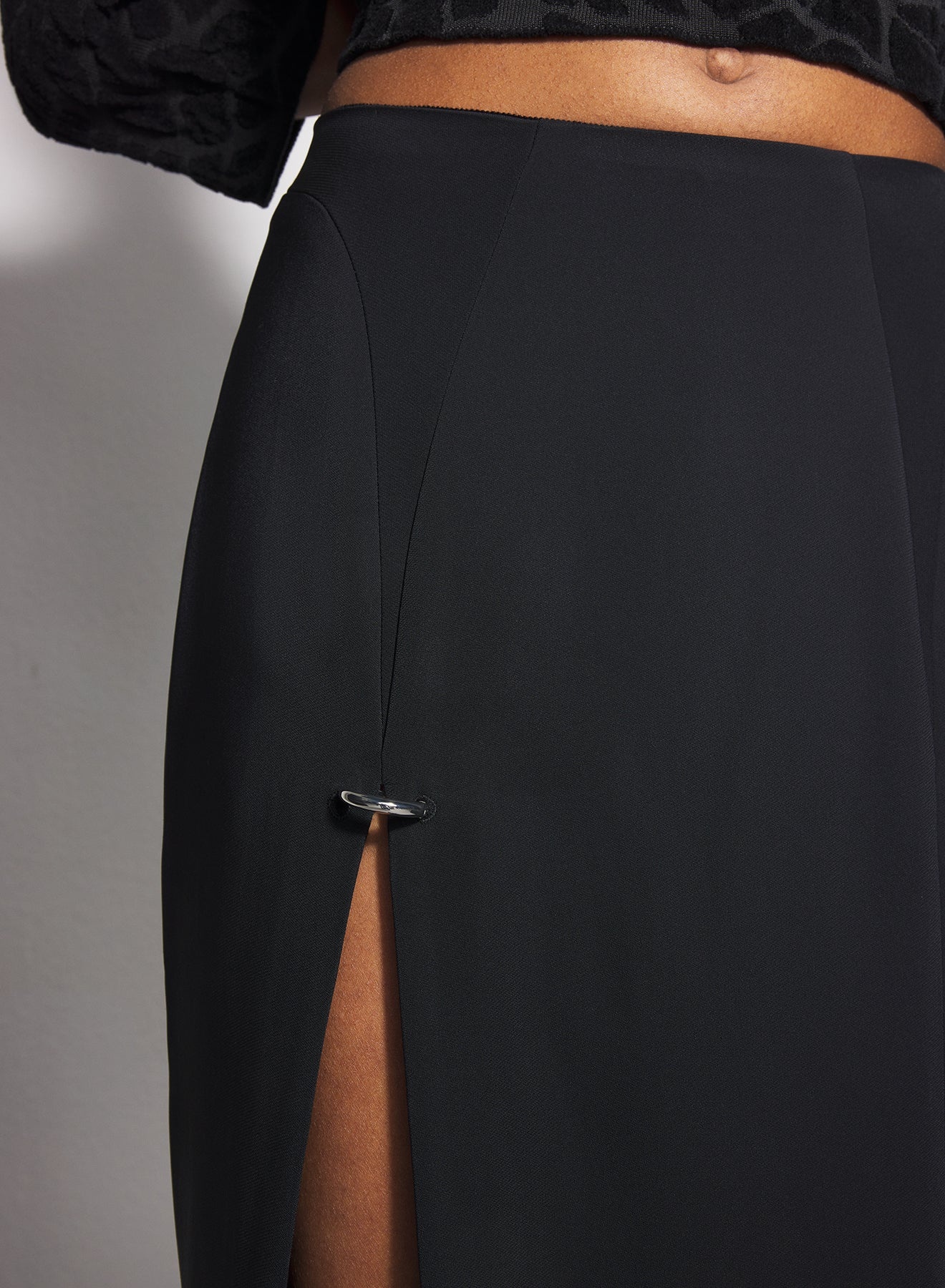 black pierced pencil skirt - 4