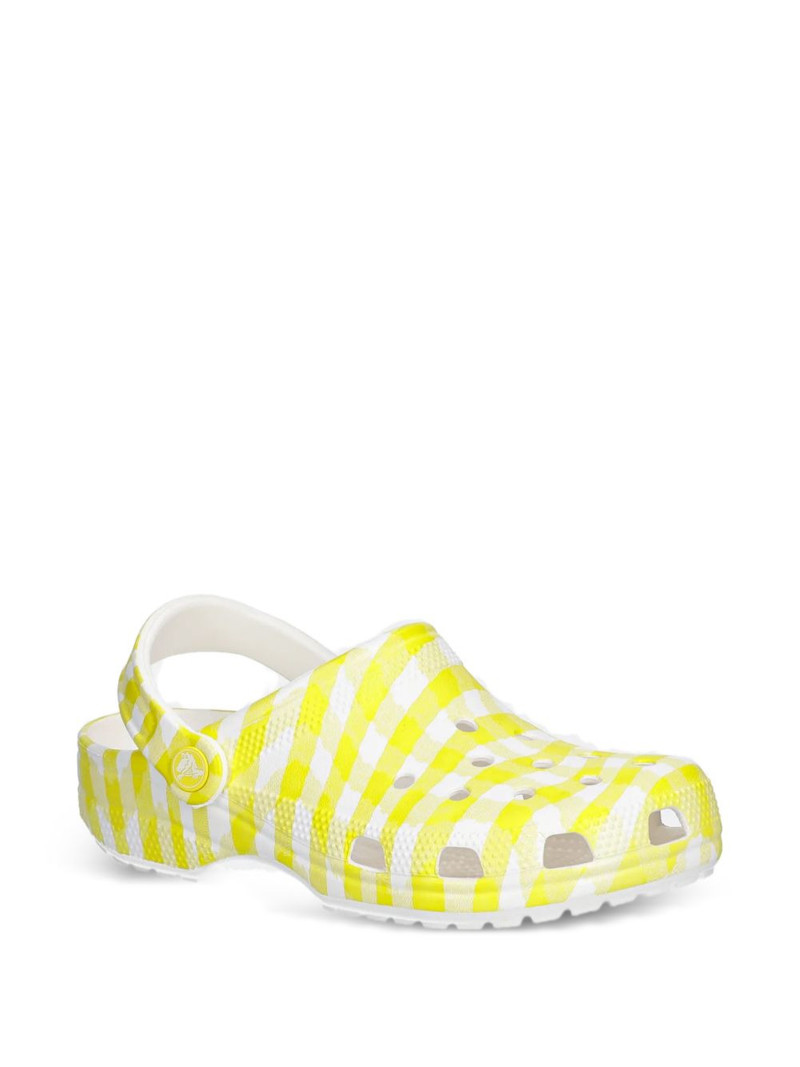 crocs gingham slides outlook