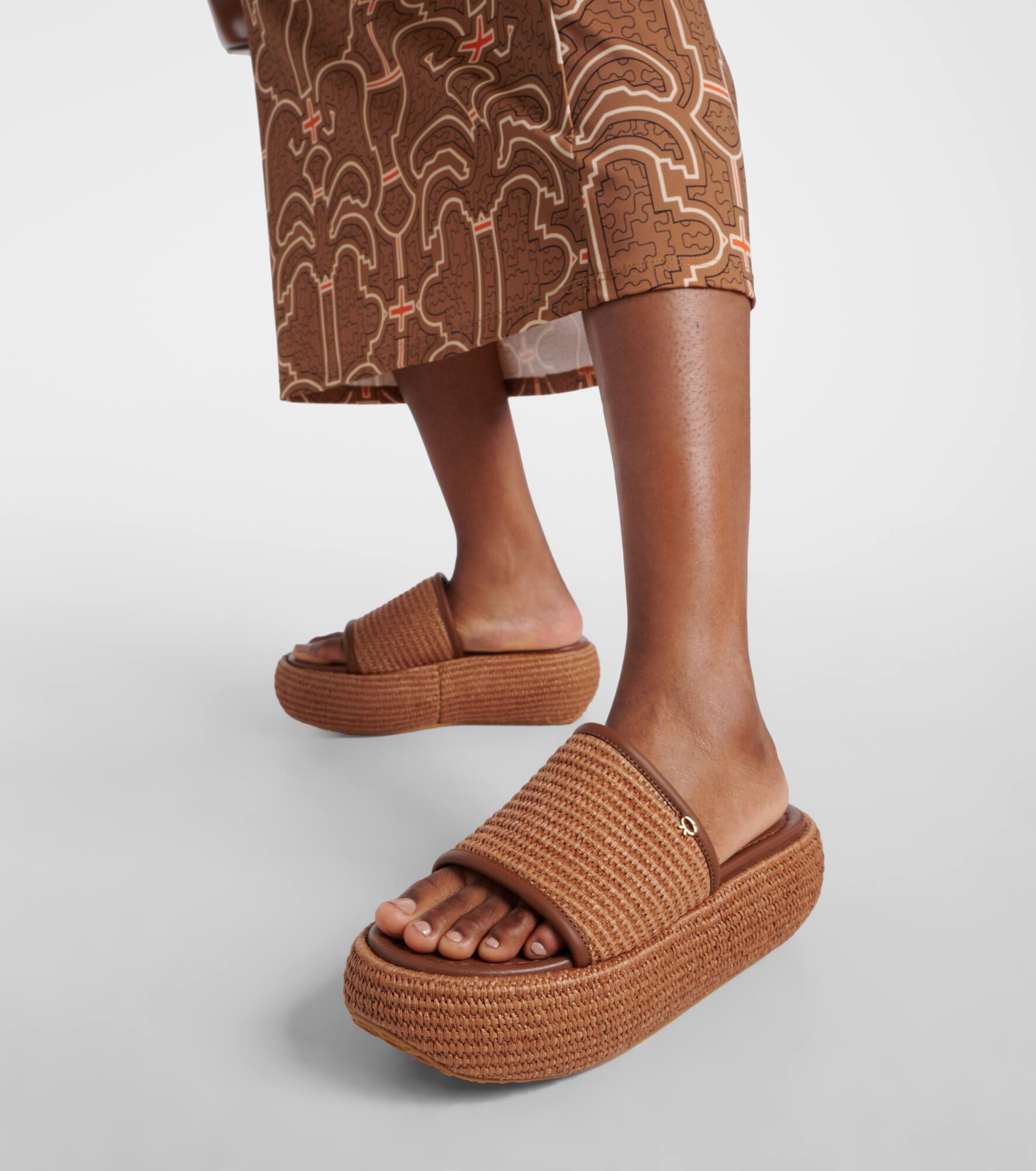 Amami leather and raffia platform mules - 4