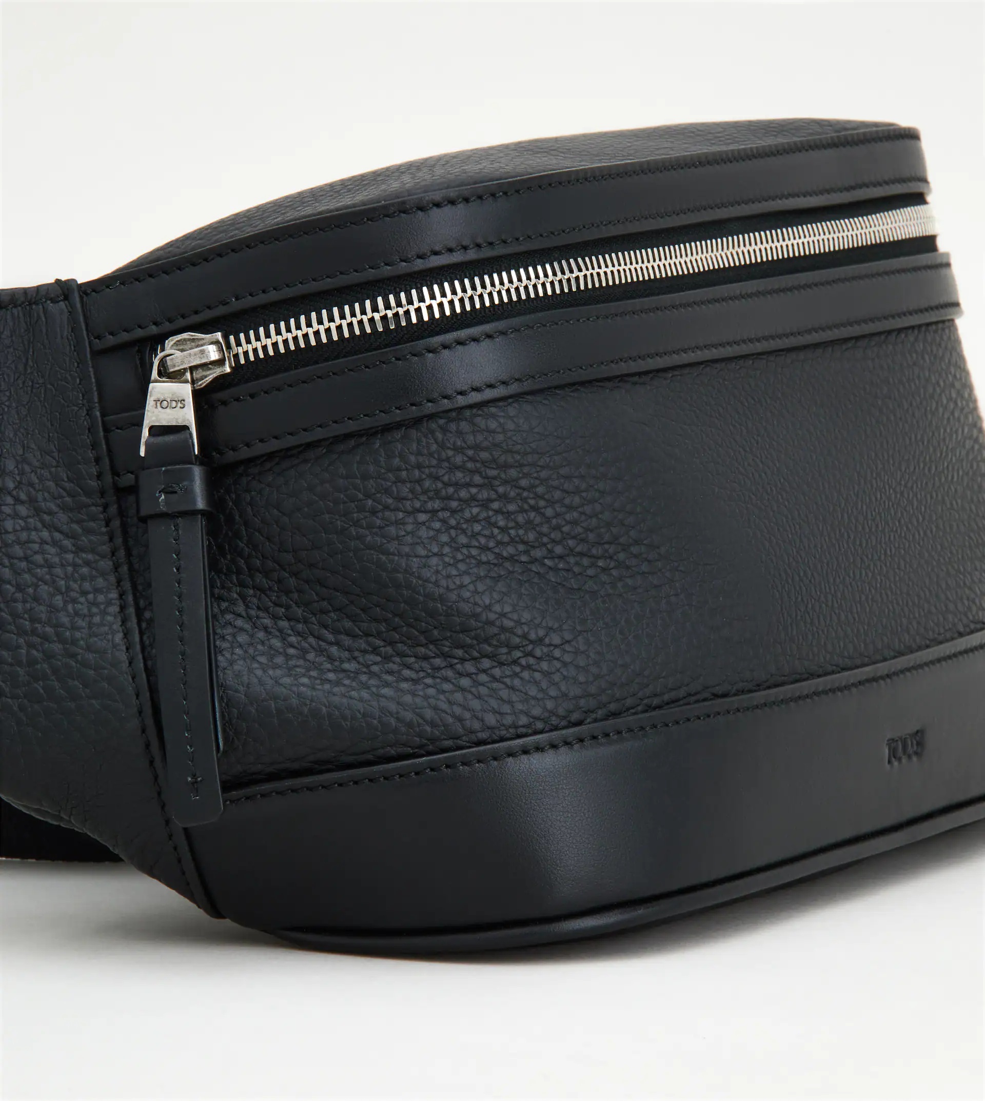 LEATHER BELT BAG SMALL - BLACK - 4