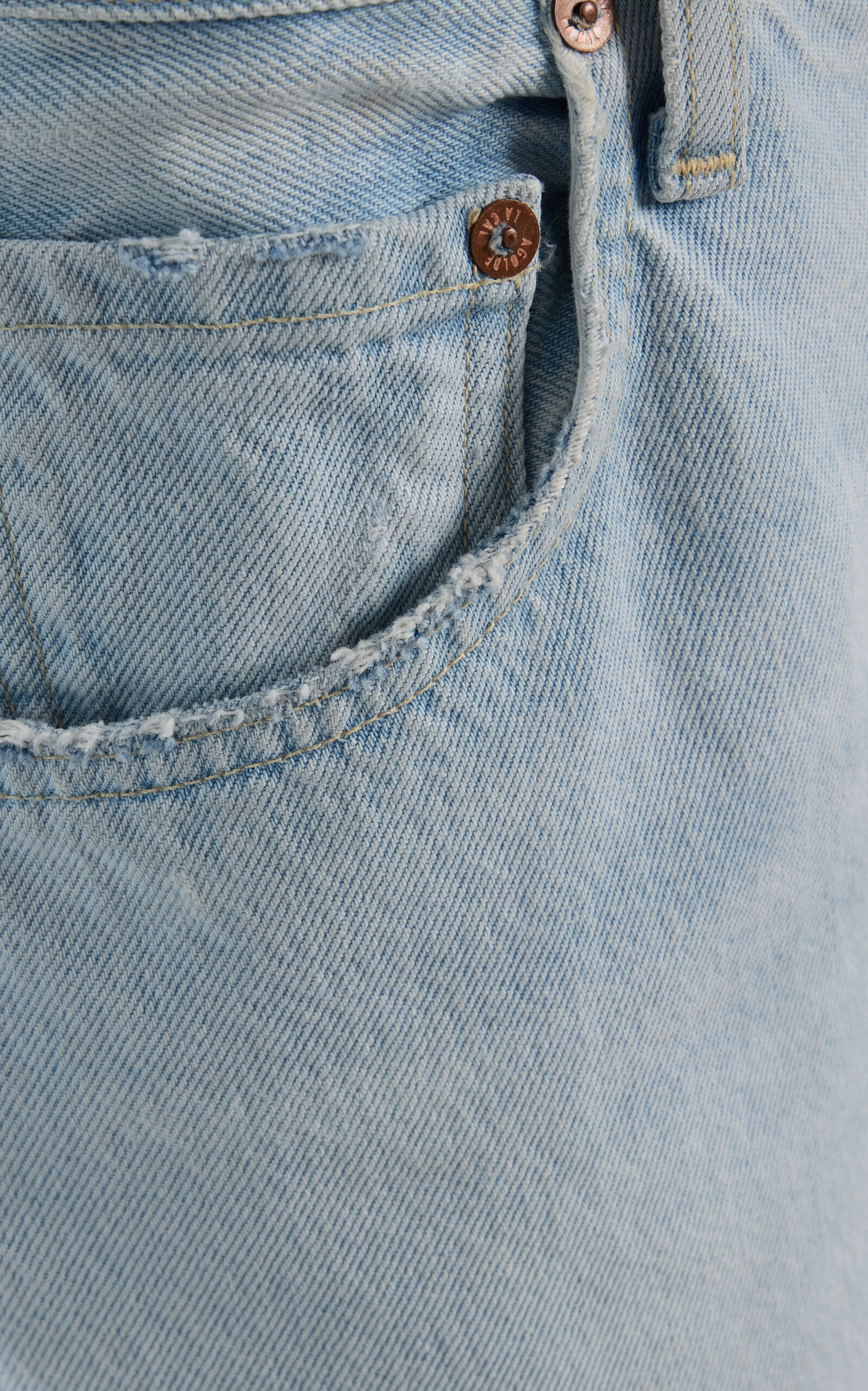 Low Curve Fray Rigid Mid-Rise Barrel-Leg Jeans light wash - 5