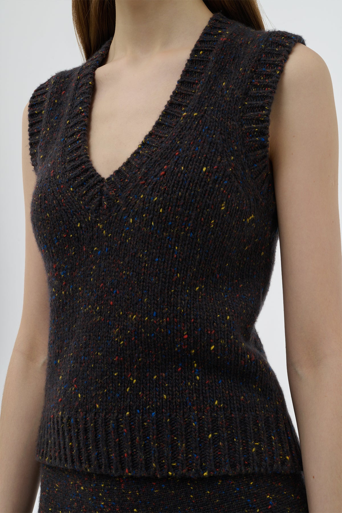 Solomon Knit Vest in Charcoal Multi Speckle Cashmere - 4
