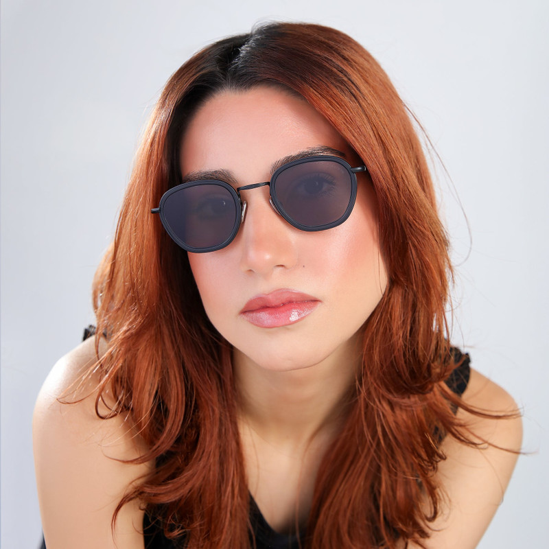 illesteva Prince Tate Sunglasses outlook