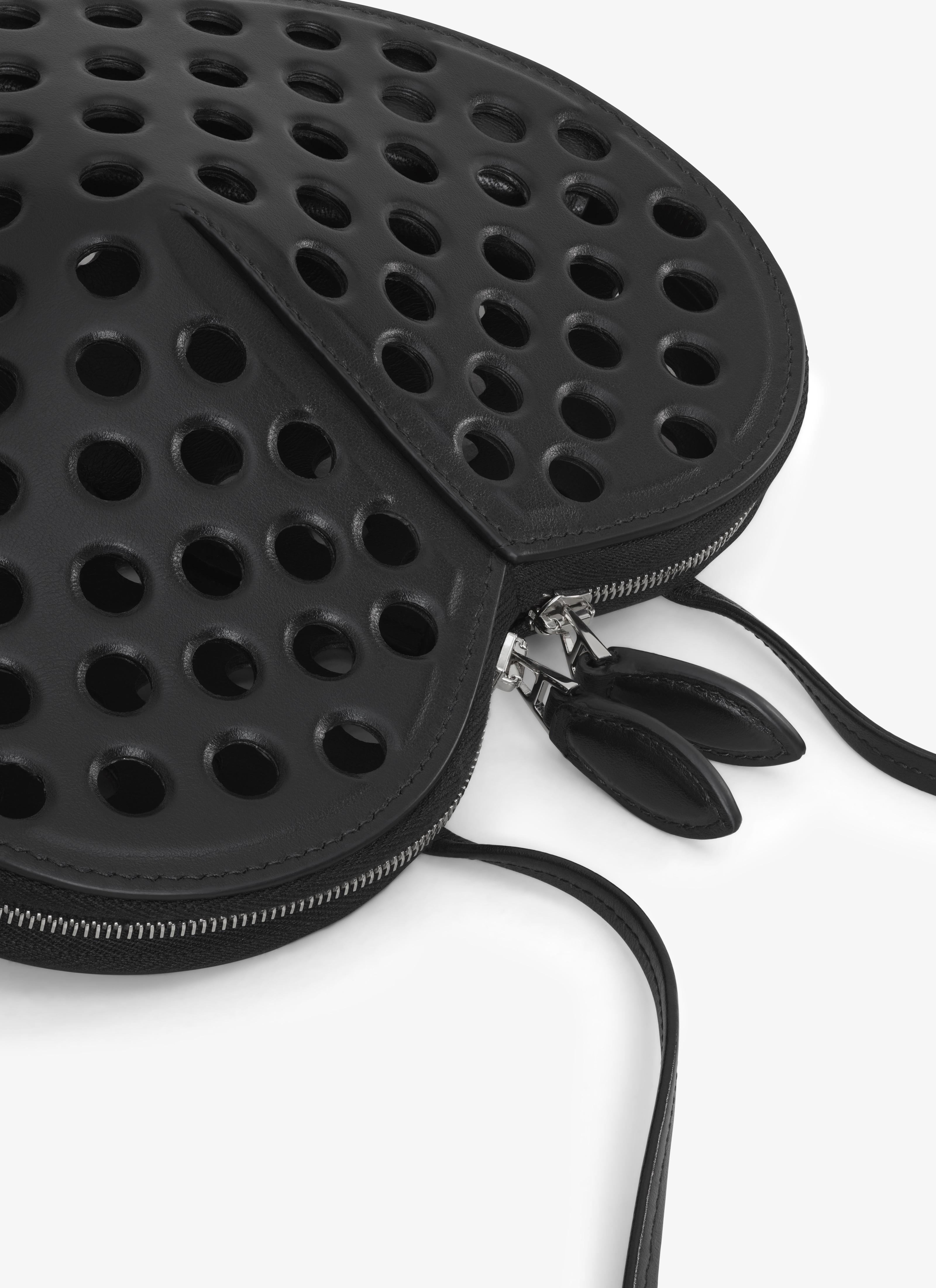 LE CŒUR BAG IN PERFORATED LAMBSKIN - 4