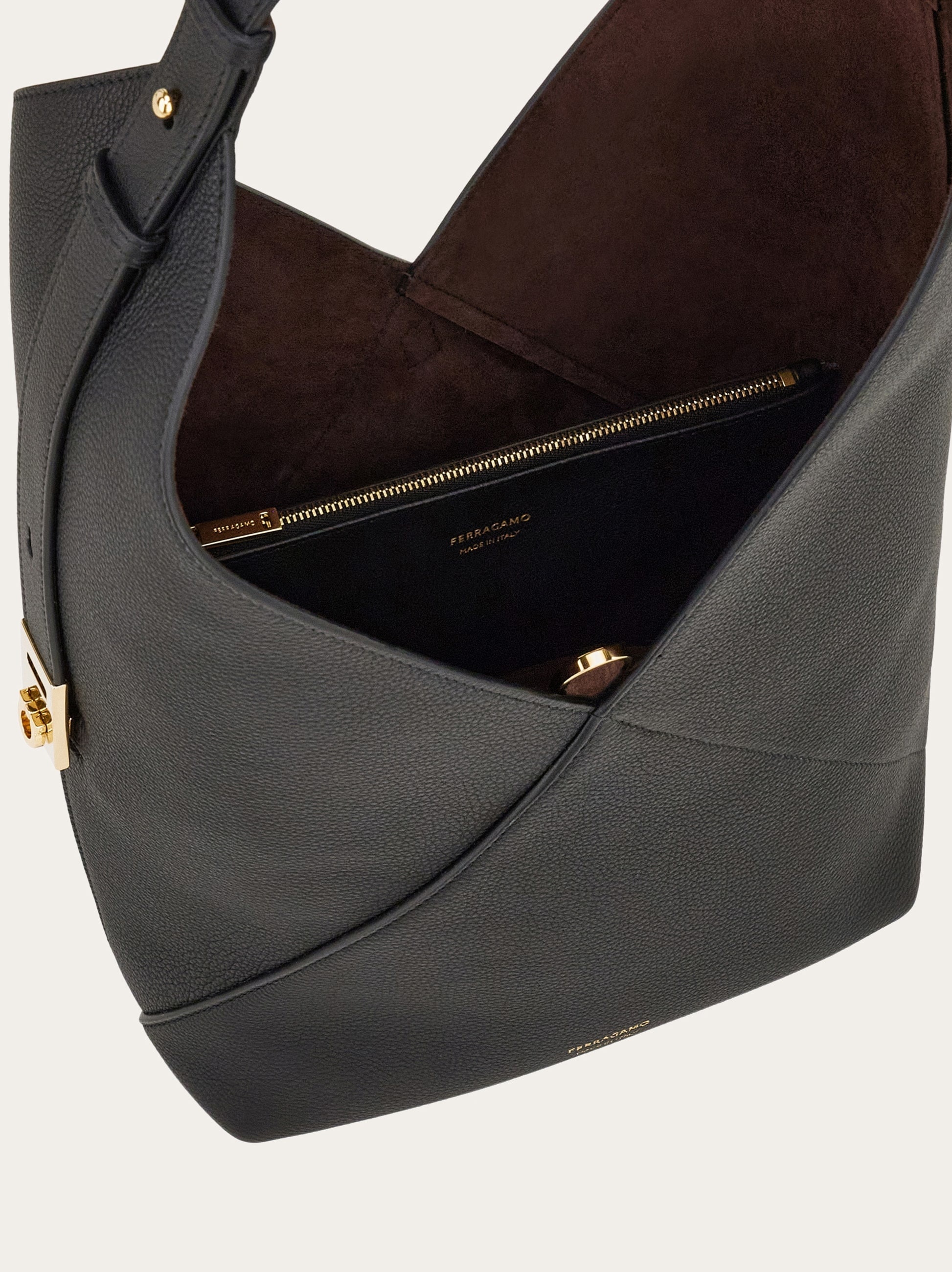 V-shaped hobo bag (M) - 6