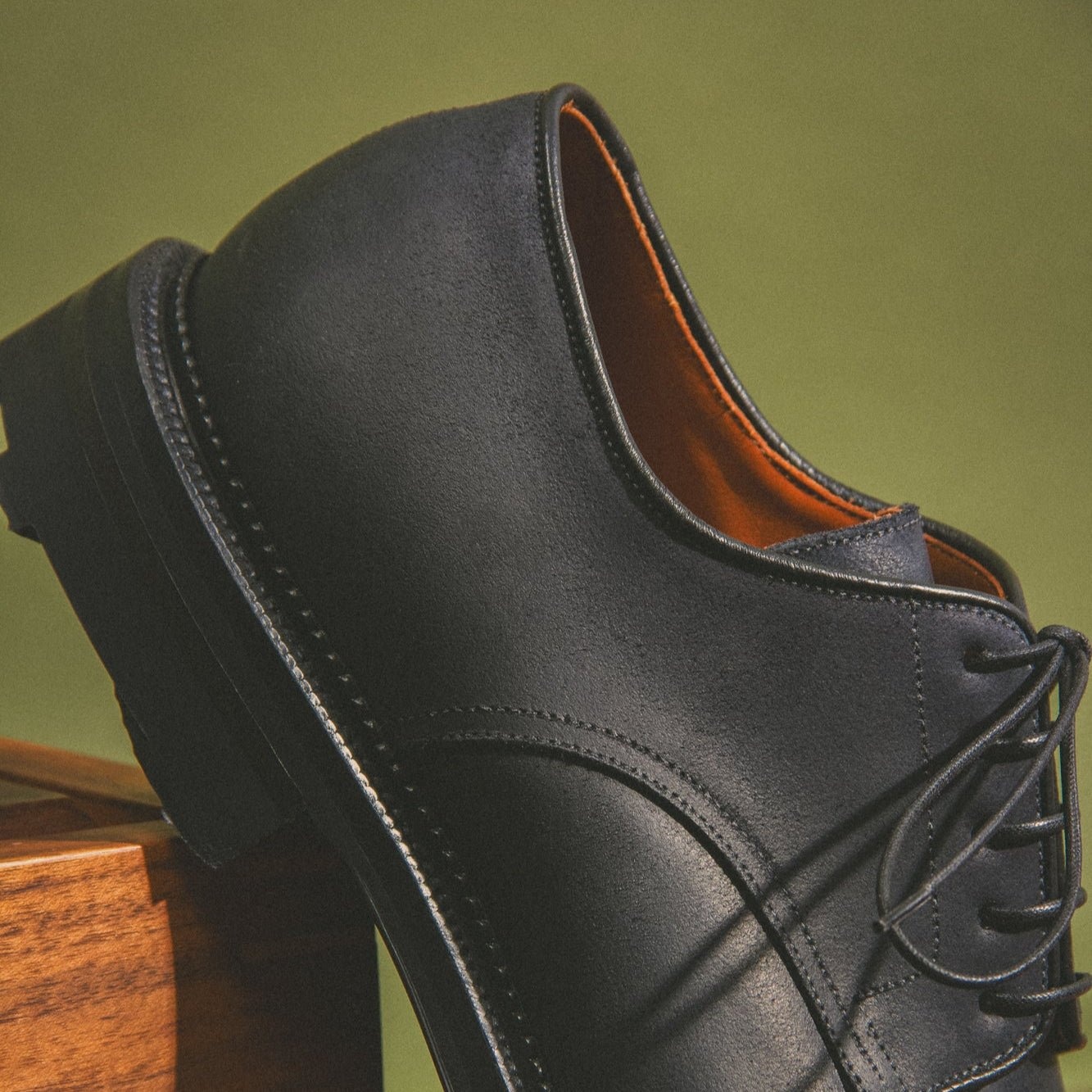 Savoy - Black Waxy Commander - 4