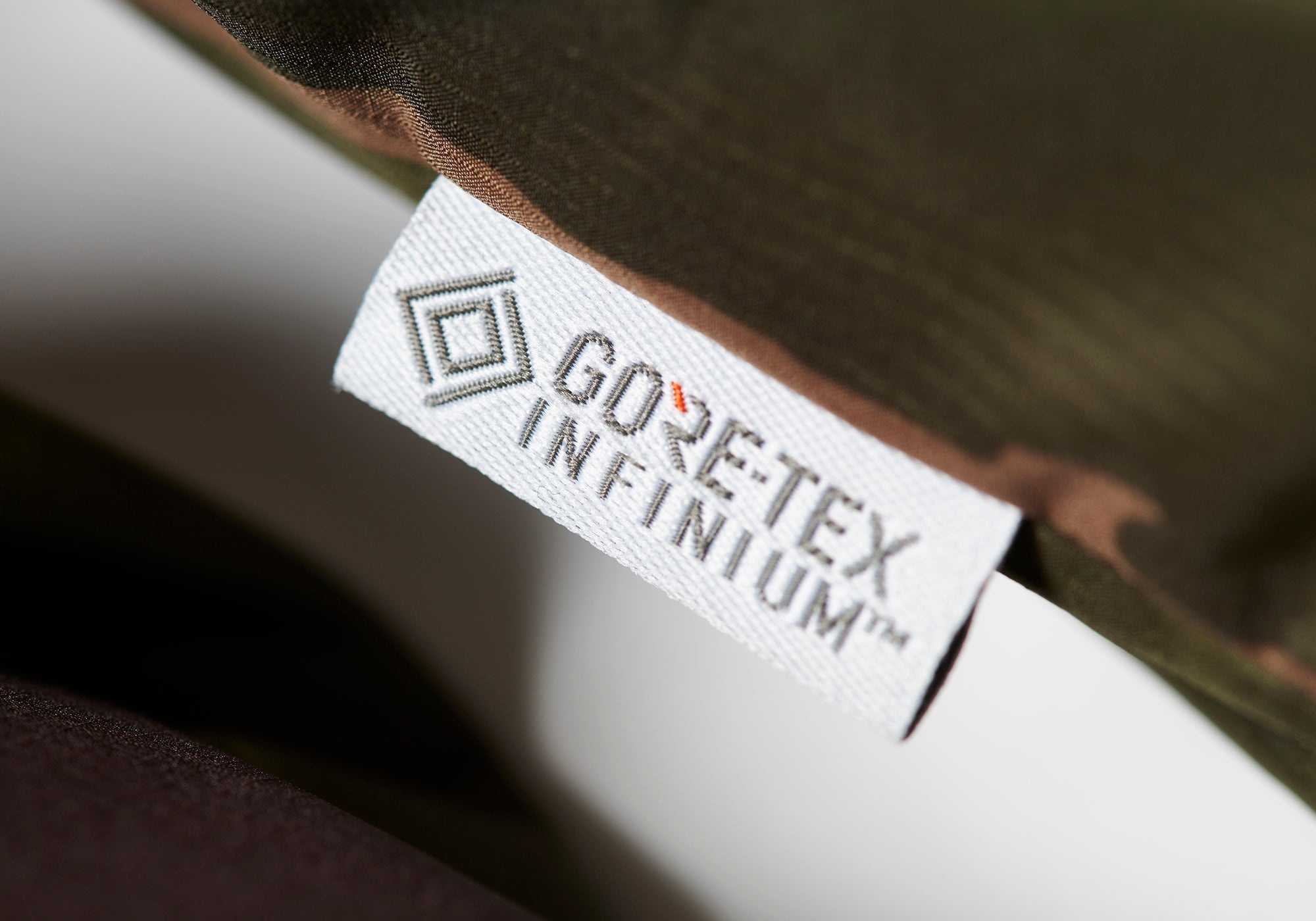 GORE-TEX INFINIUM LOFT JACKET CAMO - 15