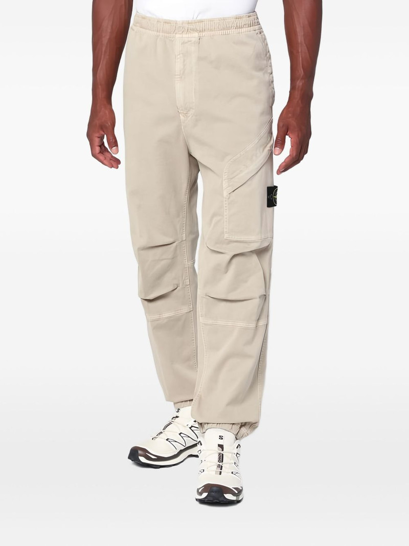 Compass-badge trousers 3