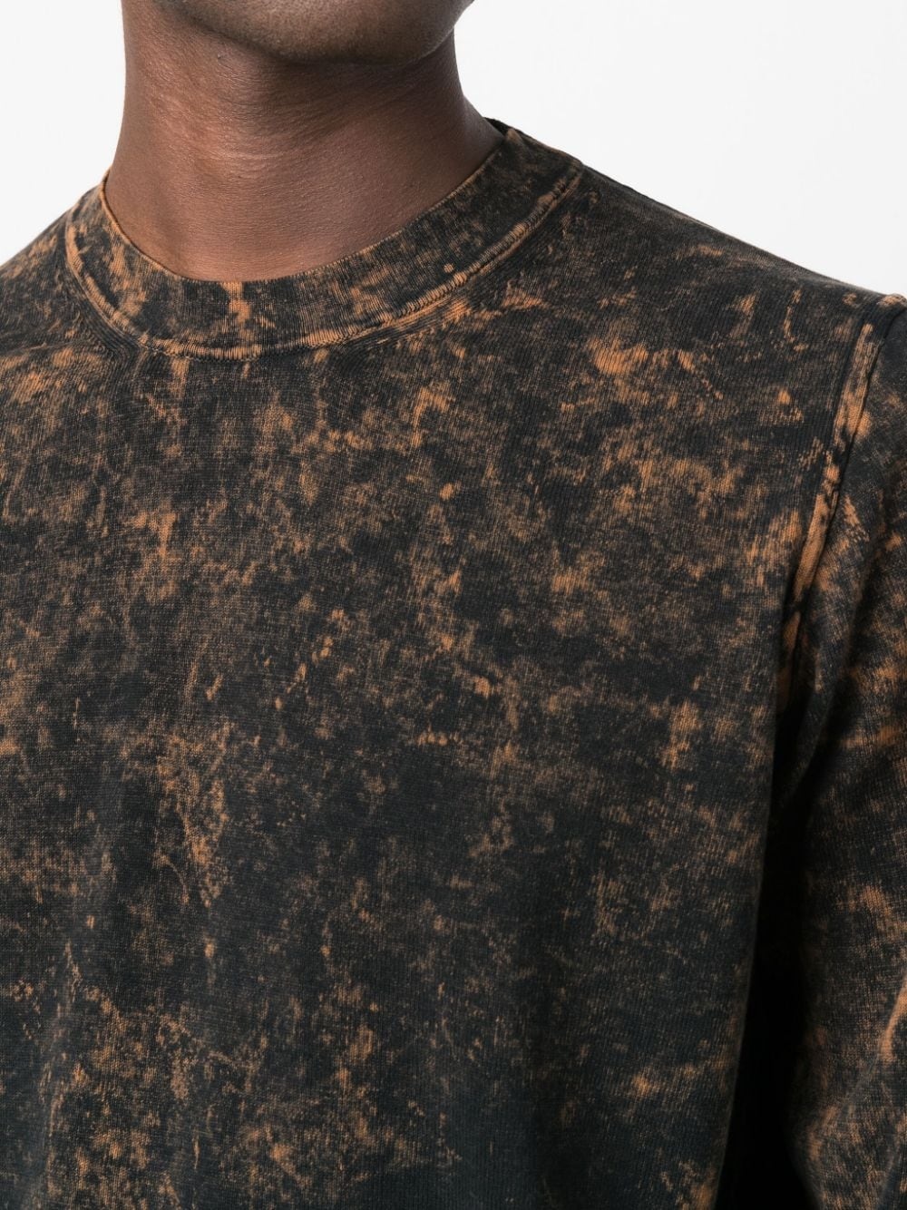 bleached-effect crew neck jumper - 5