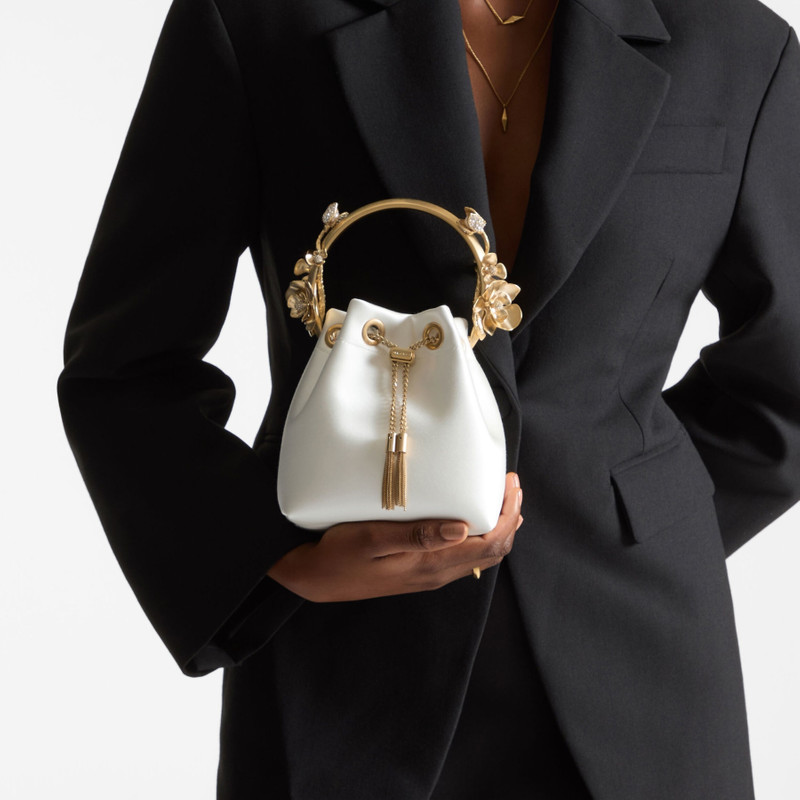 JIMMY CHOO Bon Bon
Ivory Satin Flower Bag outlook