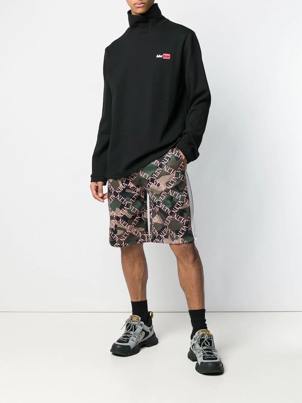 logo grid camouflage print shorts - 2