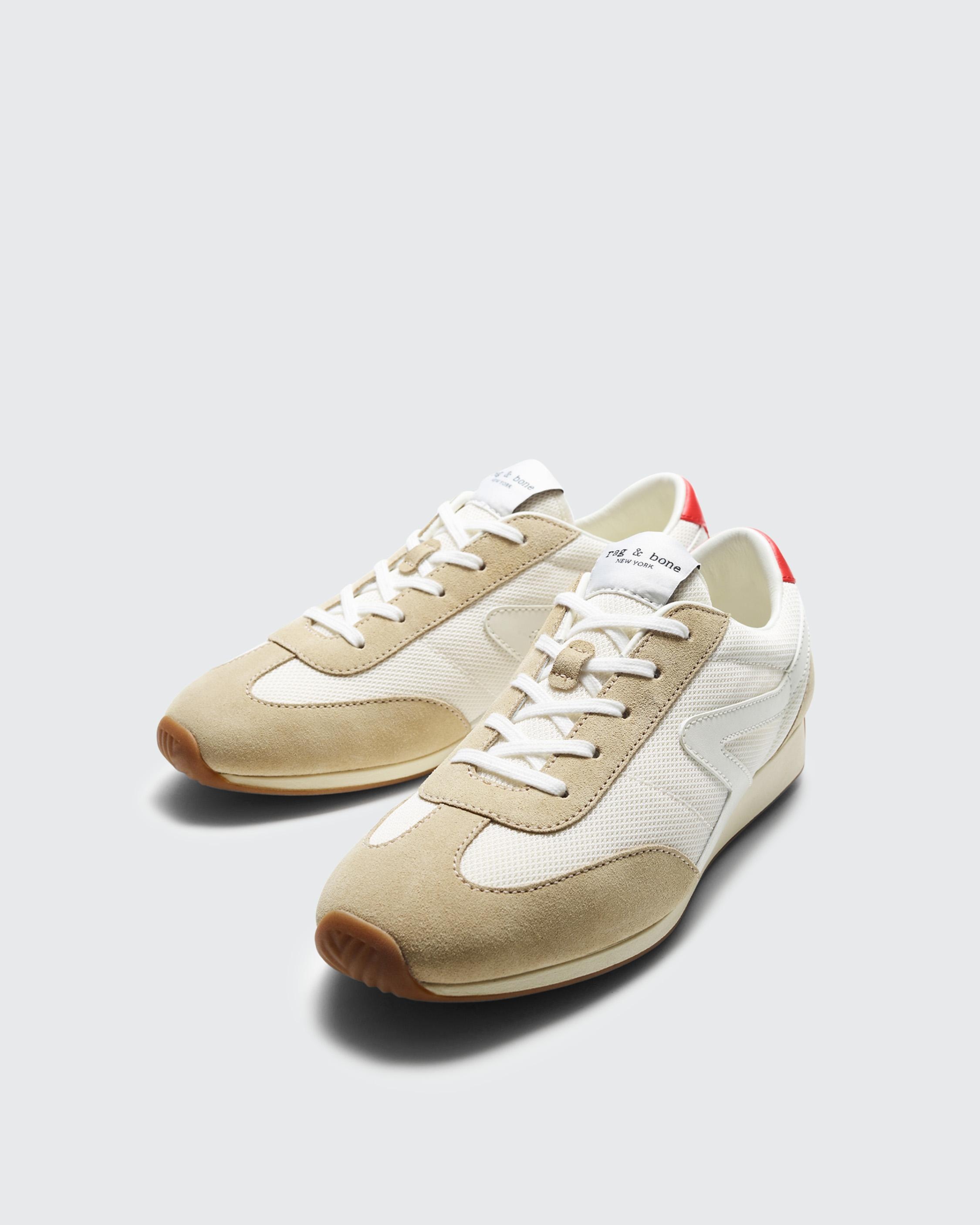 Retro Runner - Suede
Low Top Sneaker - 3
