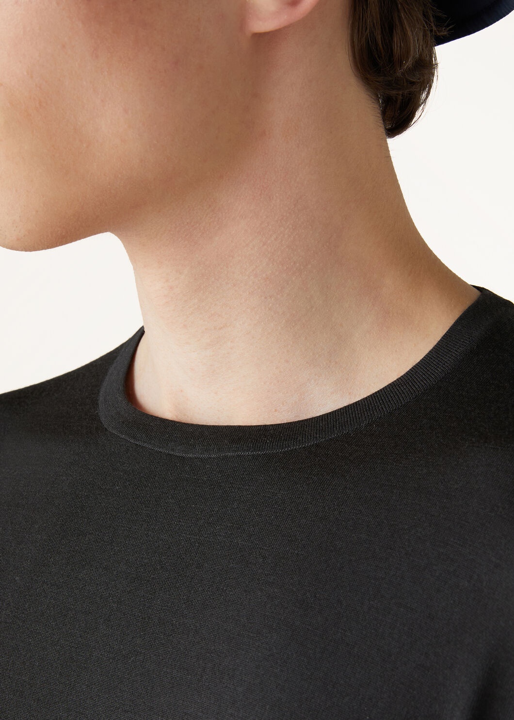 T-Shirt Crewneck - 3