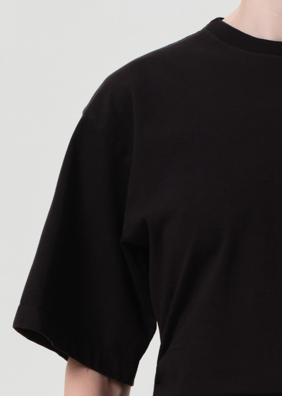 SHARI TEE IN BLACK - 6