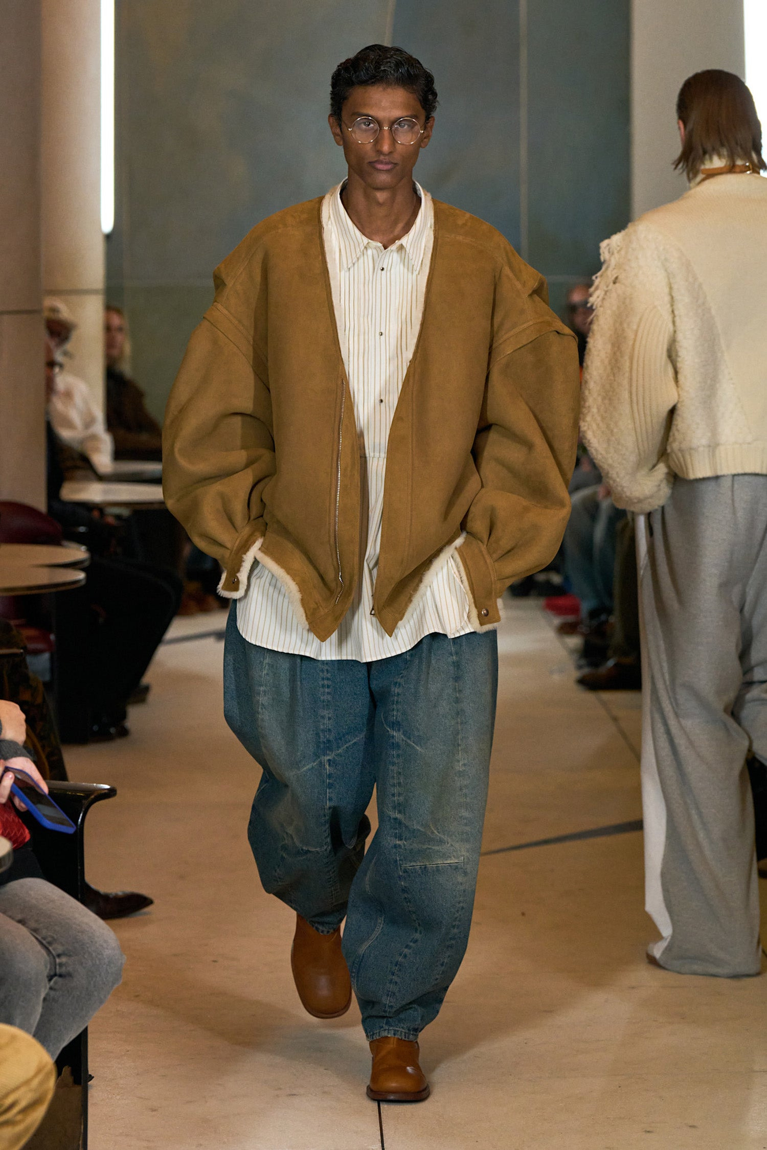 Pinstriped-Shirt-With-Bib - 5