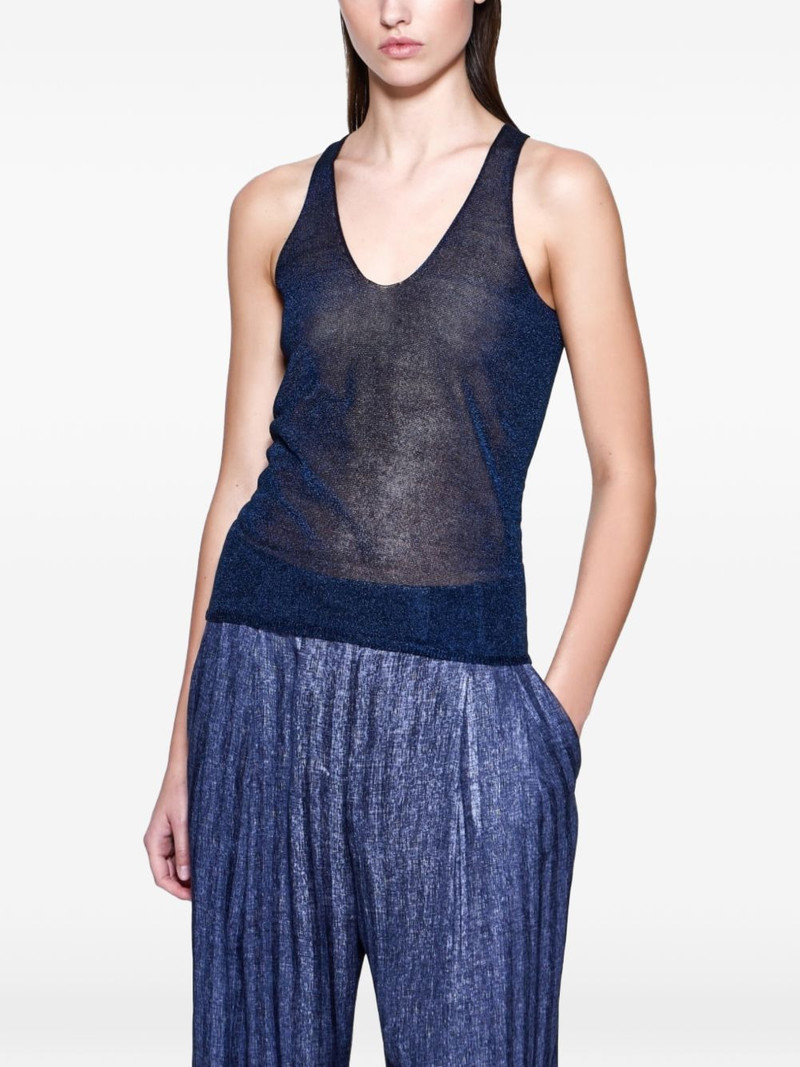 V-neck top 3