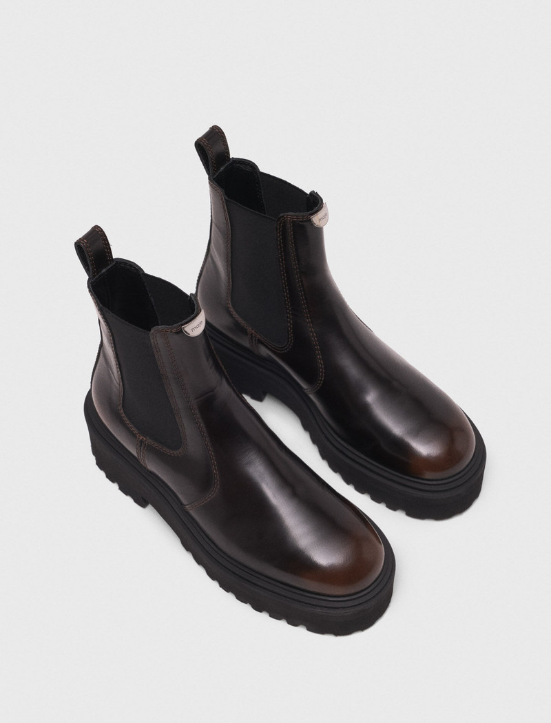 Chelsea boots 3
