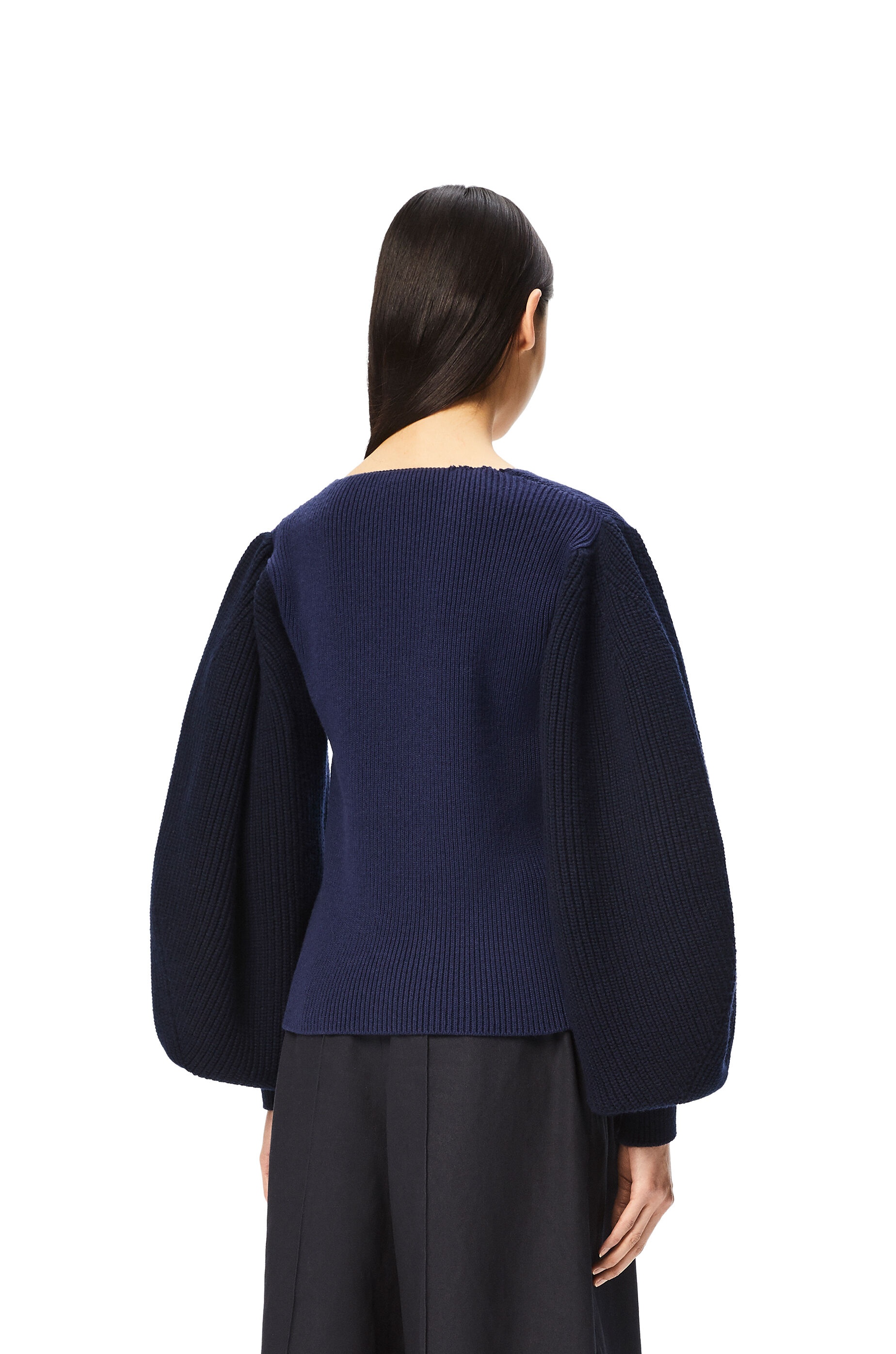 Balloon sleeve V-neck sweater in wool - 4