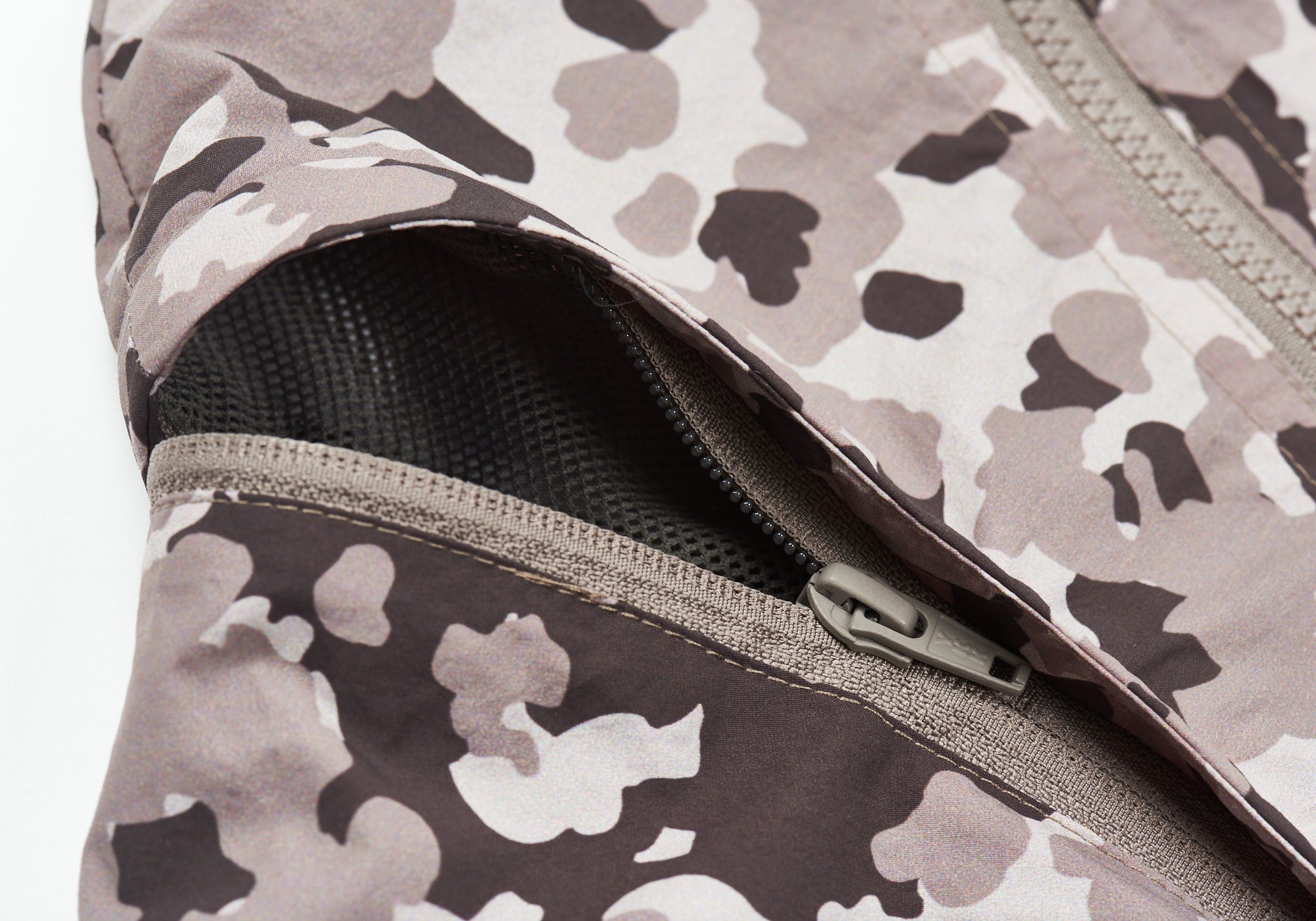 ZIP OFF GILET JACKET URBAN CAMO - 11