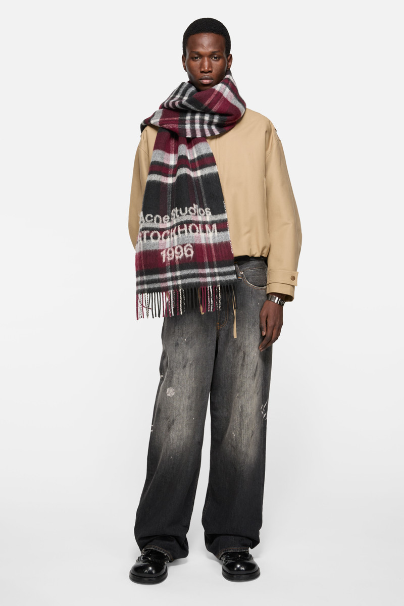 Acne Studios Logo scarf with fringe - Black/burgundy outlook