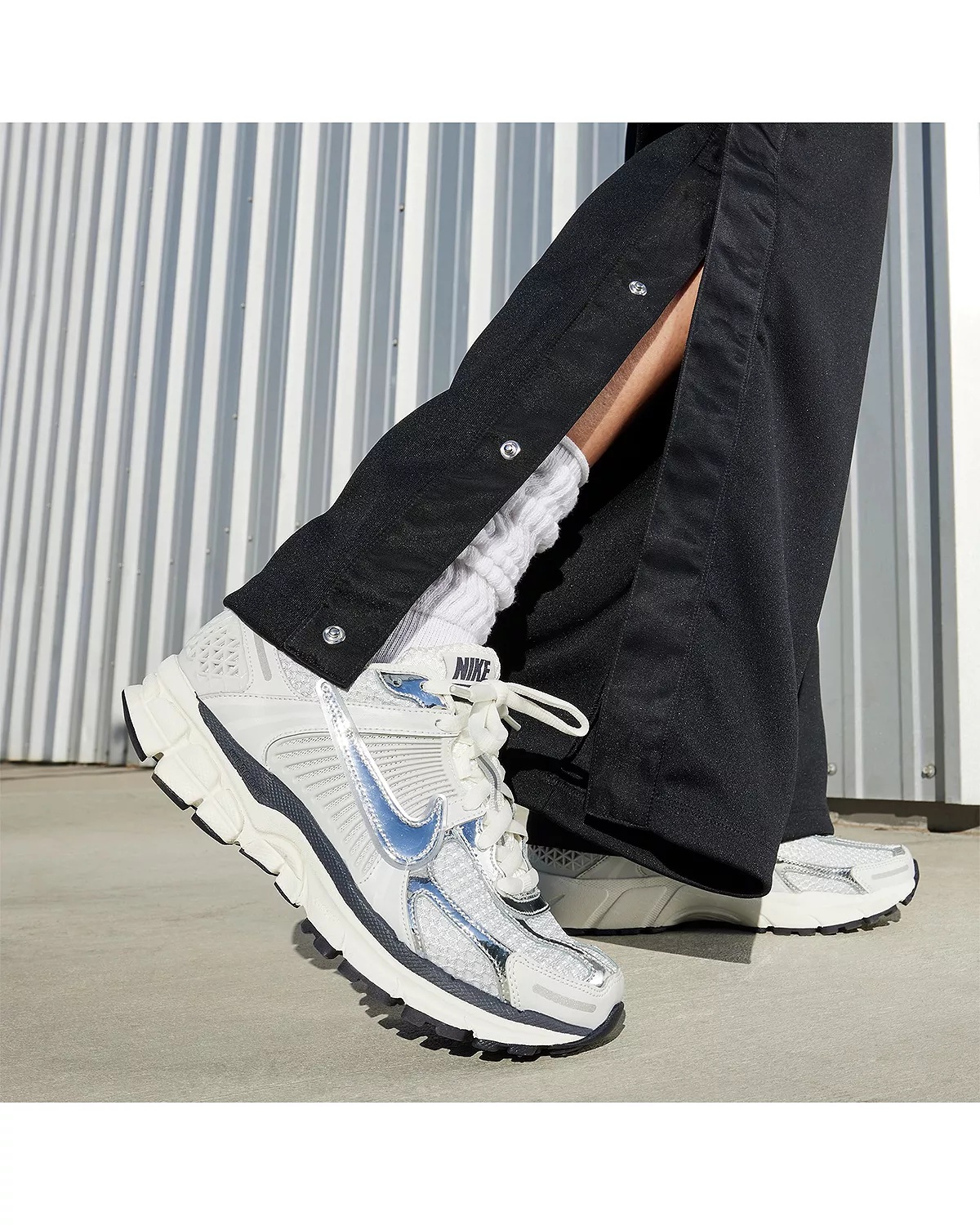 Women's Zoom Vomero 5 Sneakers - 2