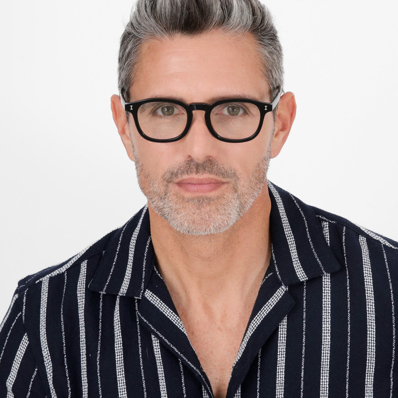 illesteva Griffith Optical outlook
