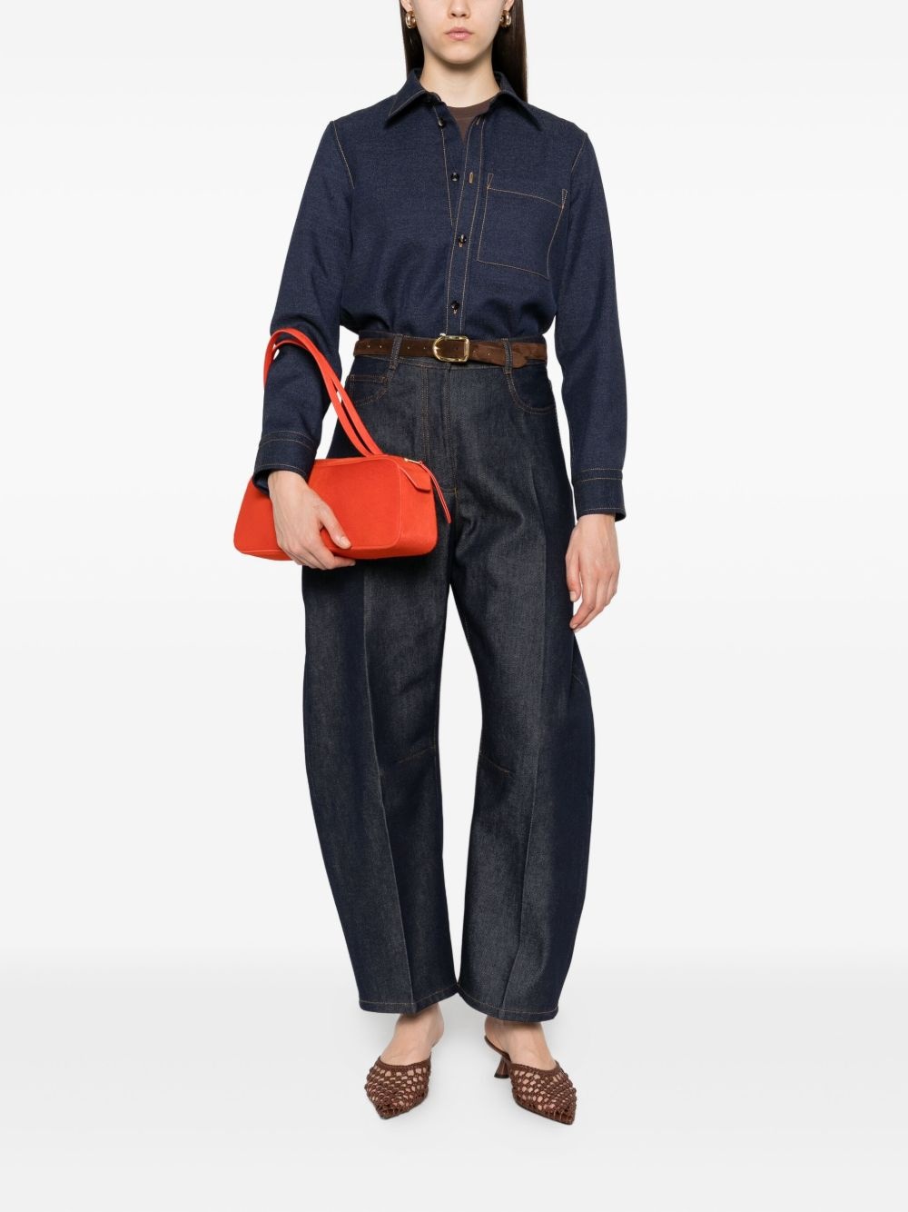 dart-detailing jeans - 2